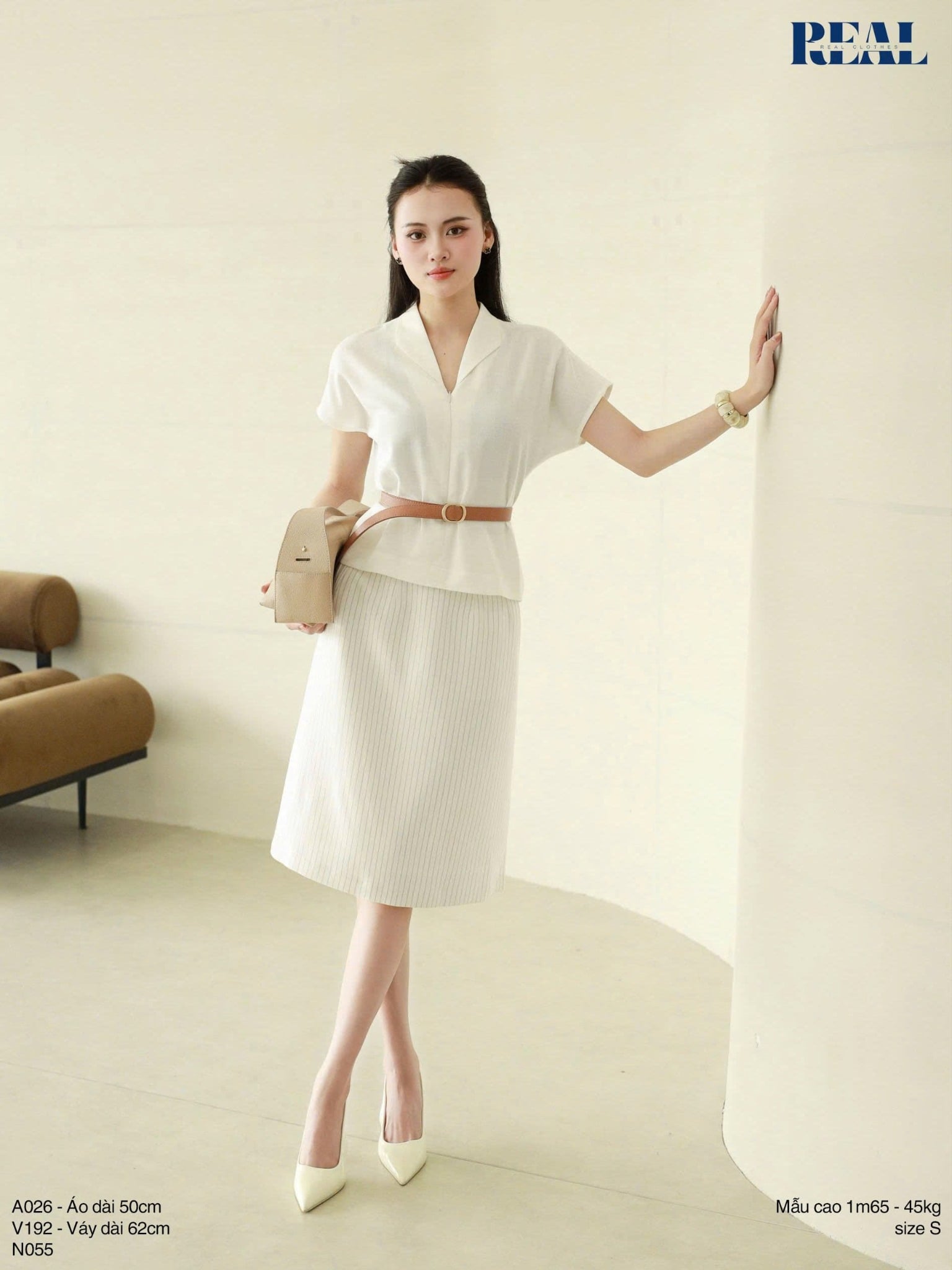 Áo cánh dơi linen trắng