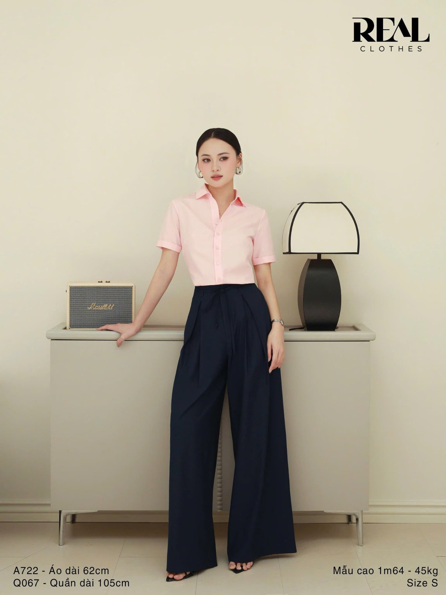 Sơ mi cổ V tay ngắn hồng SALE