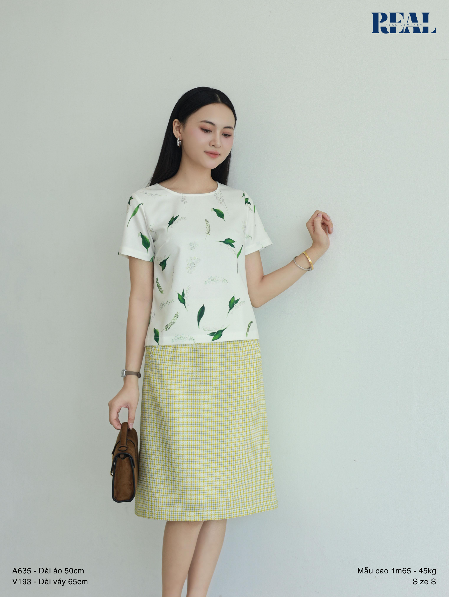 Áo croptop họa tiết