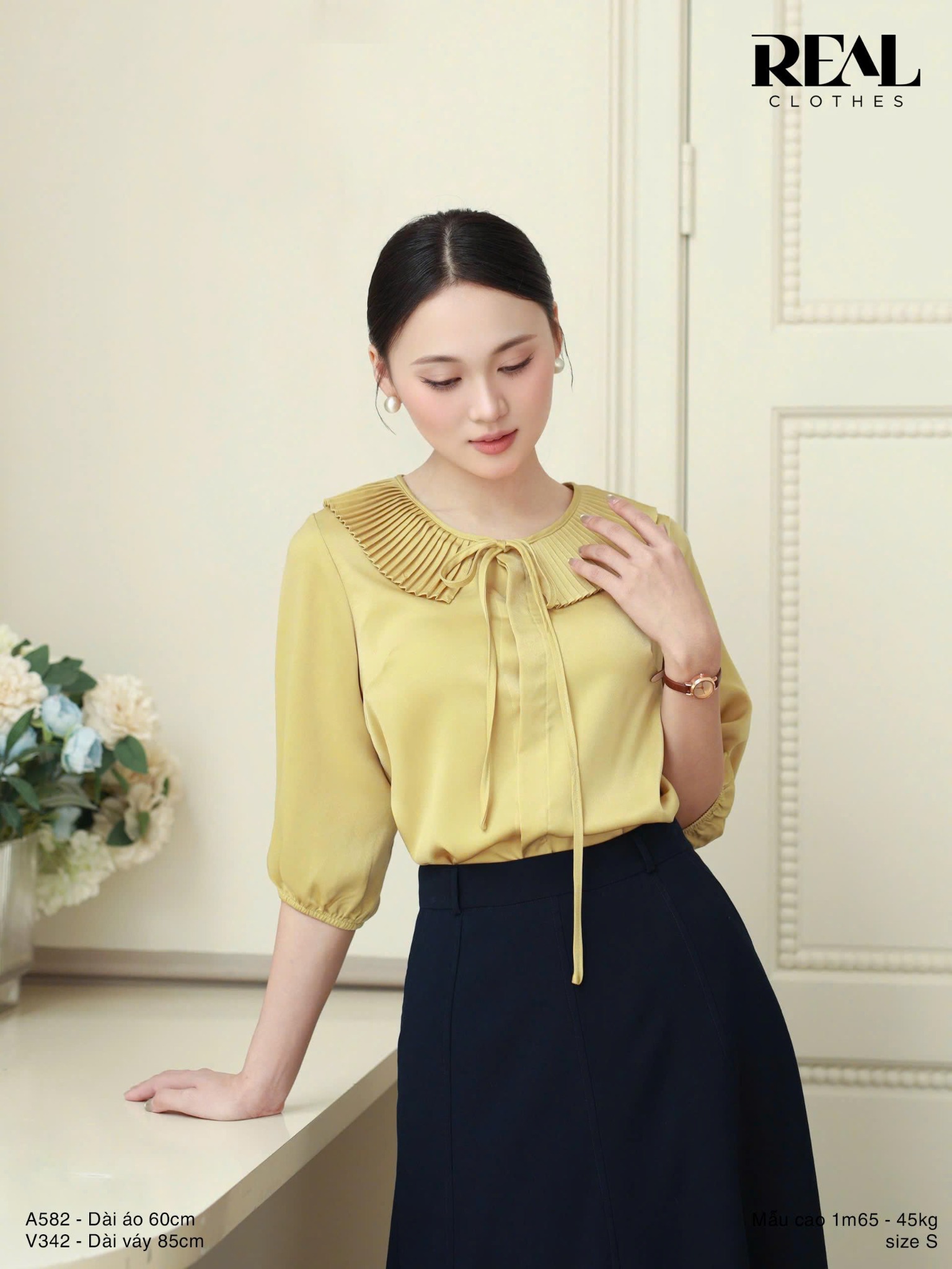 Áo cổ xếp vàng FINAL SALE - size XS