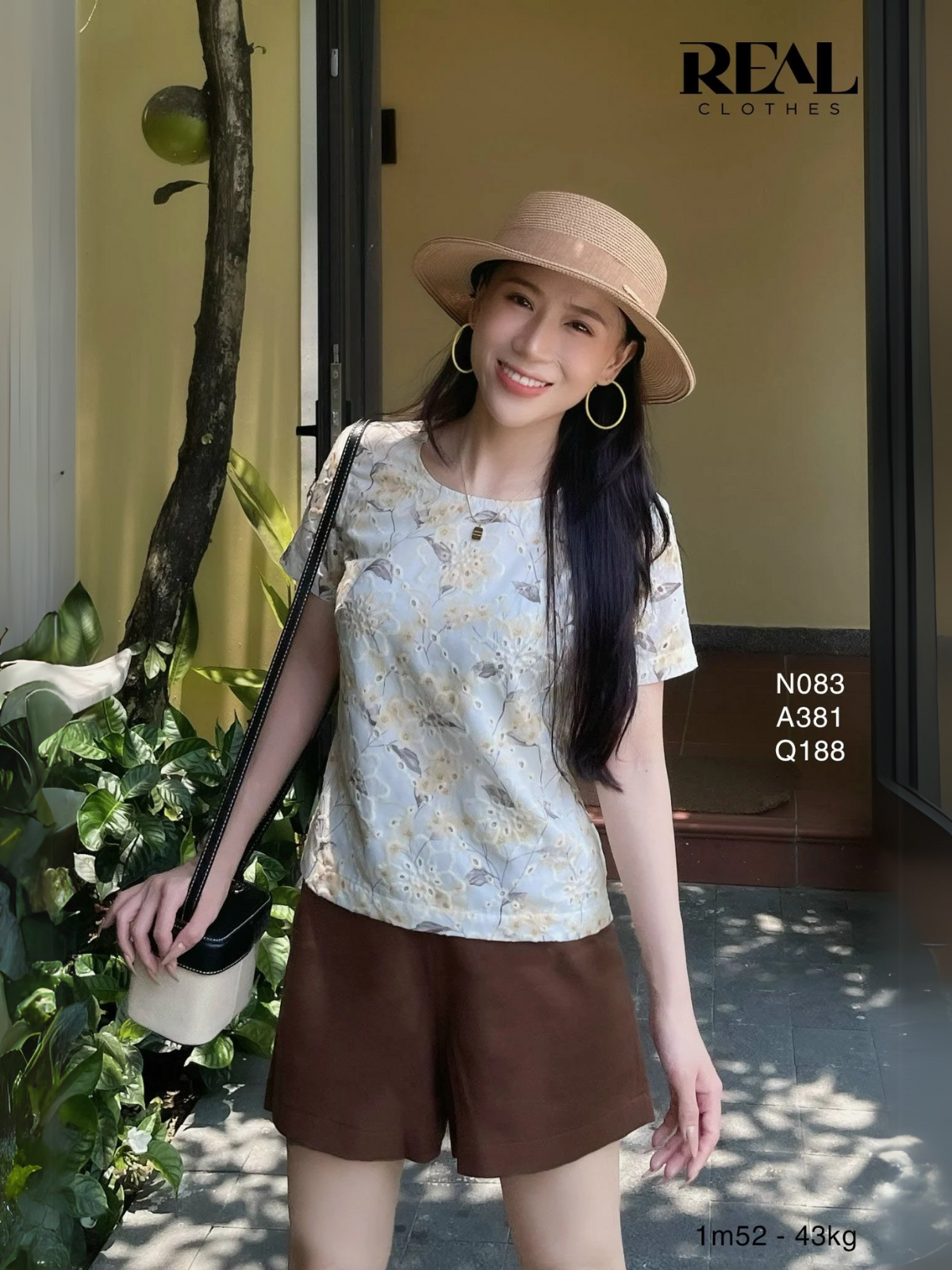 Croptop nút SALE