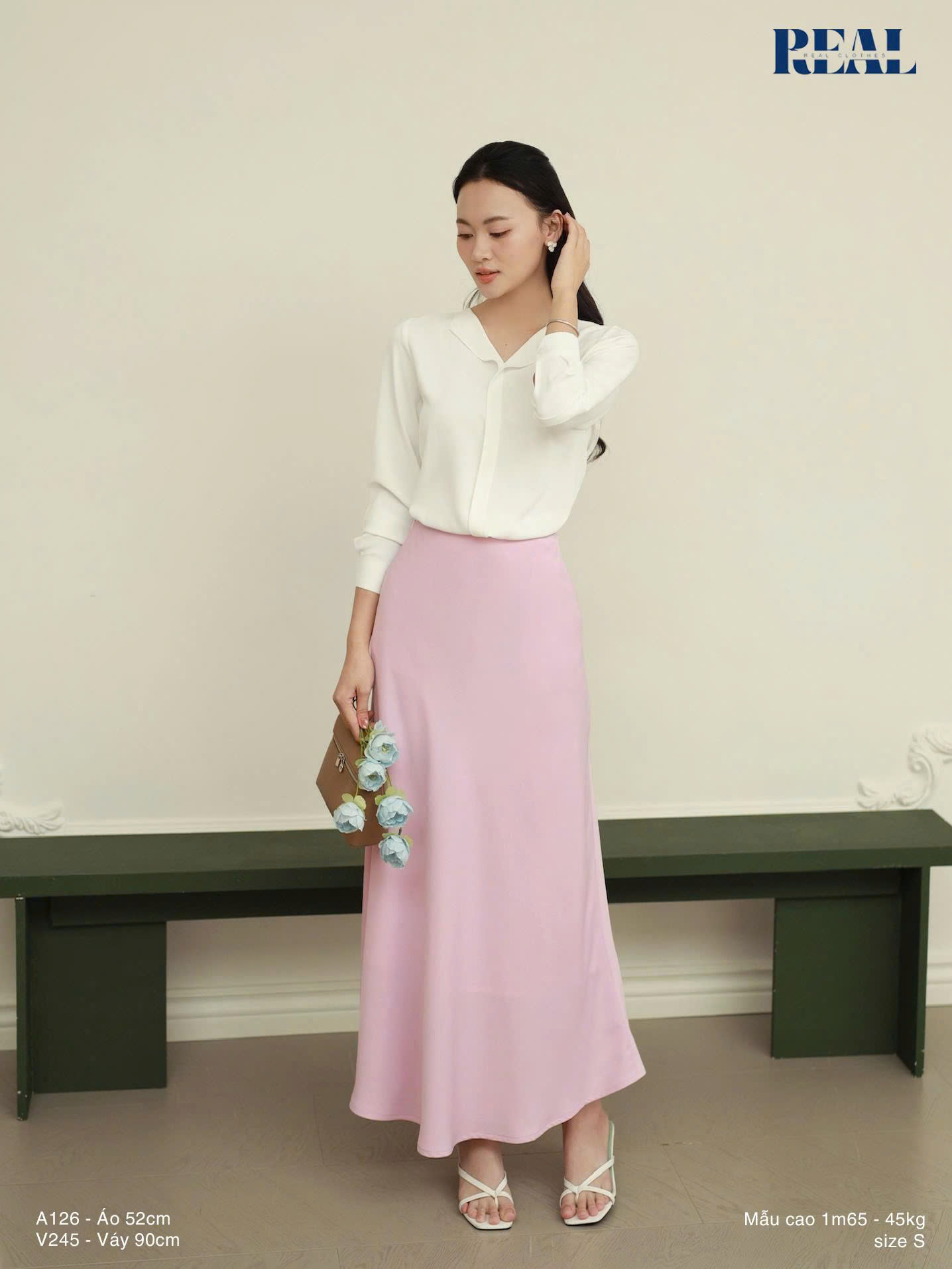 Áo cổ lật trắng