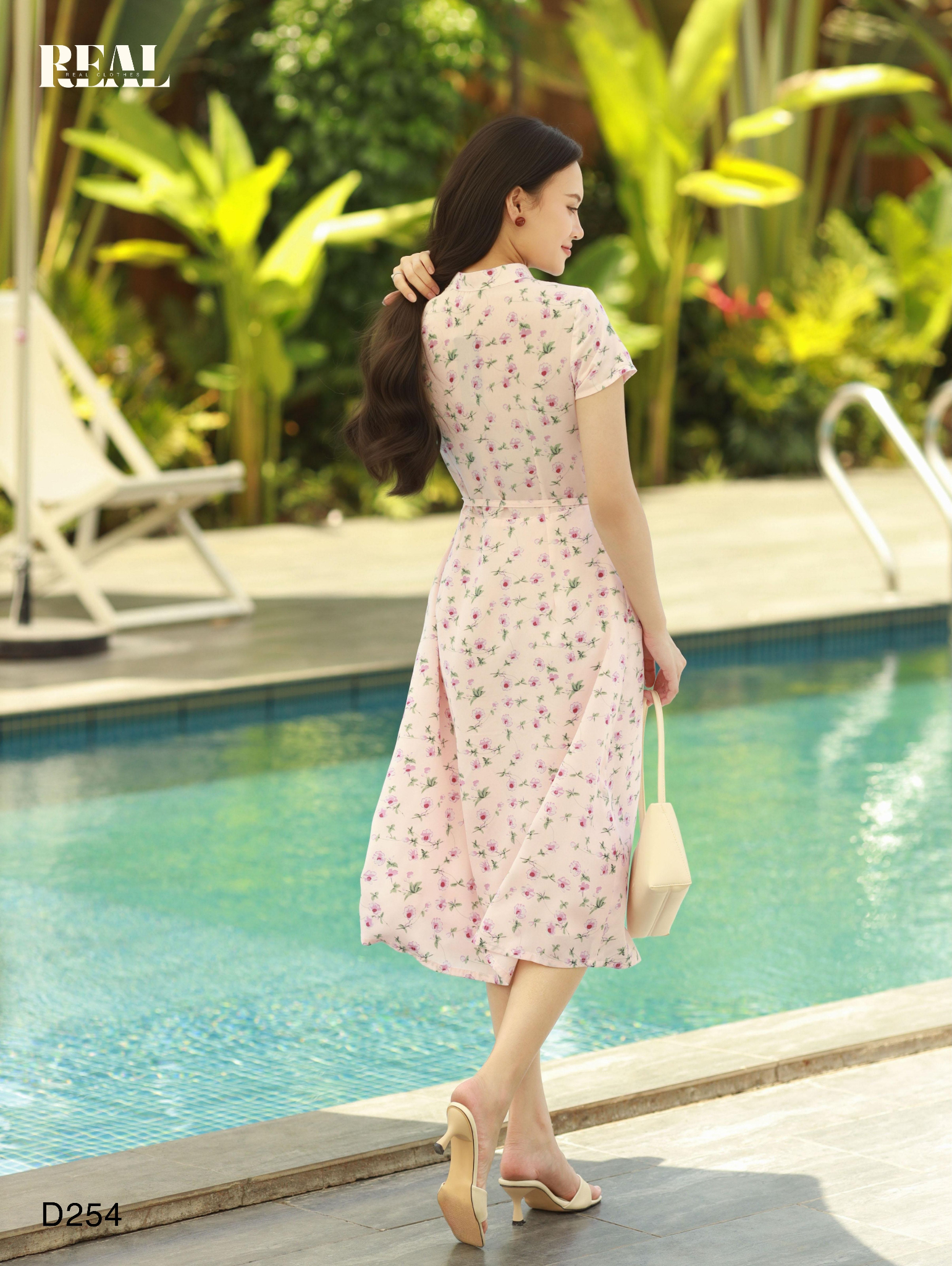 Đầm cổ trụ