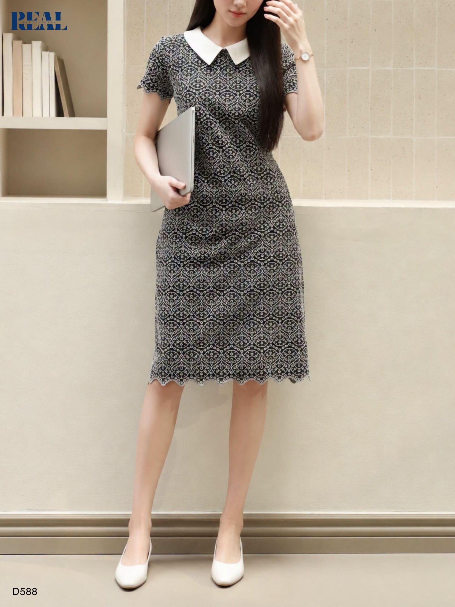 Đầm suông ren tay đủ cổ lá sen