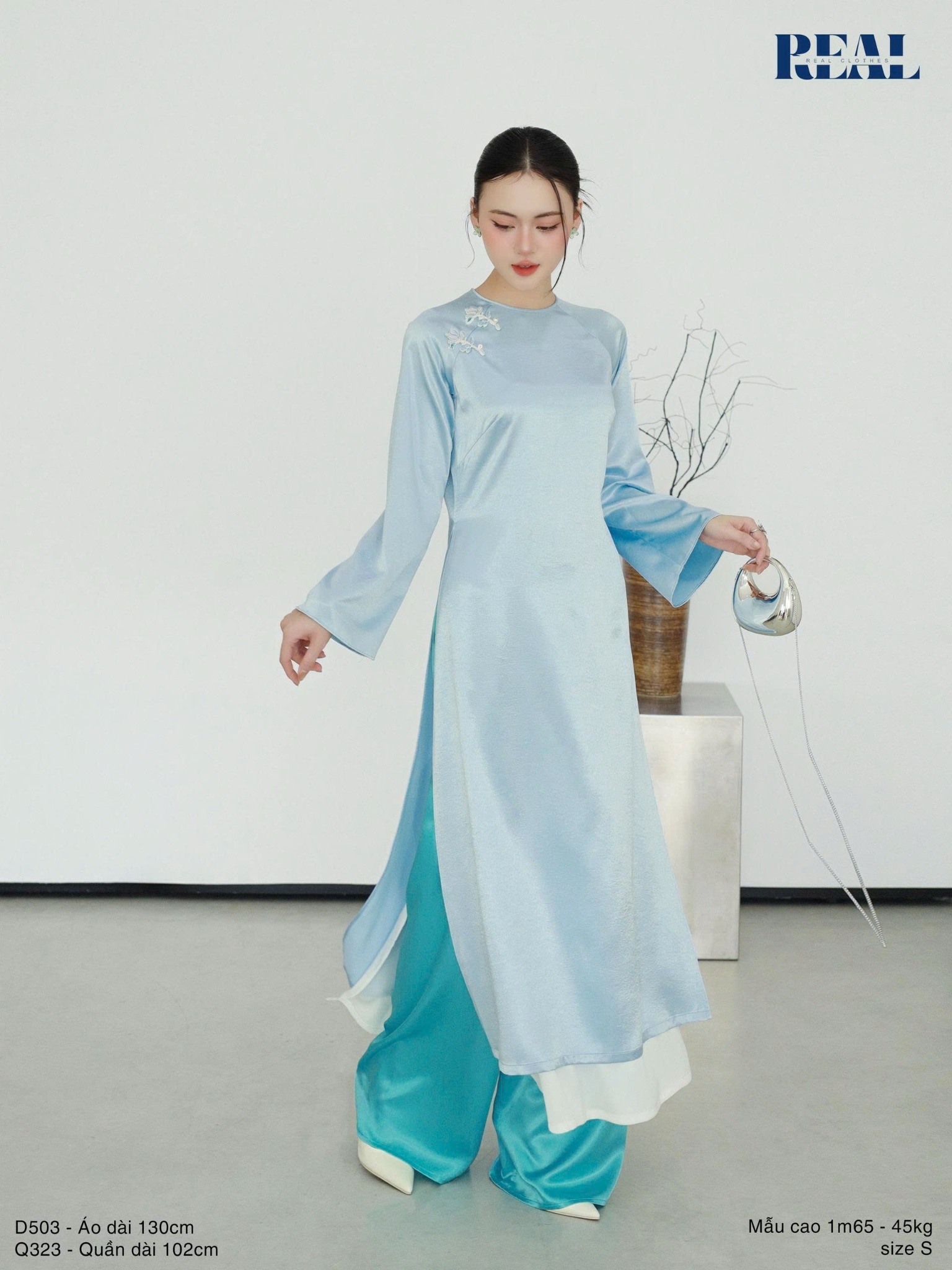 Áo dài 2 tà Xuân Thì