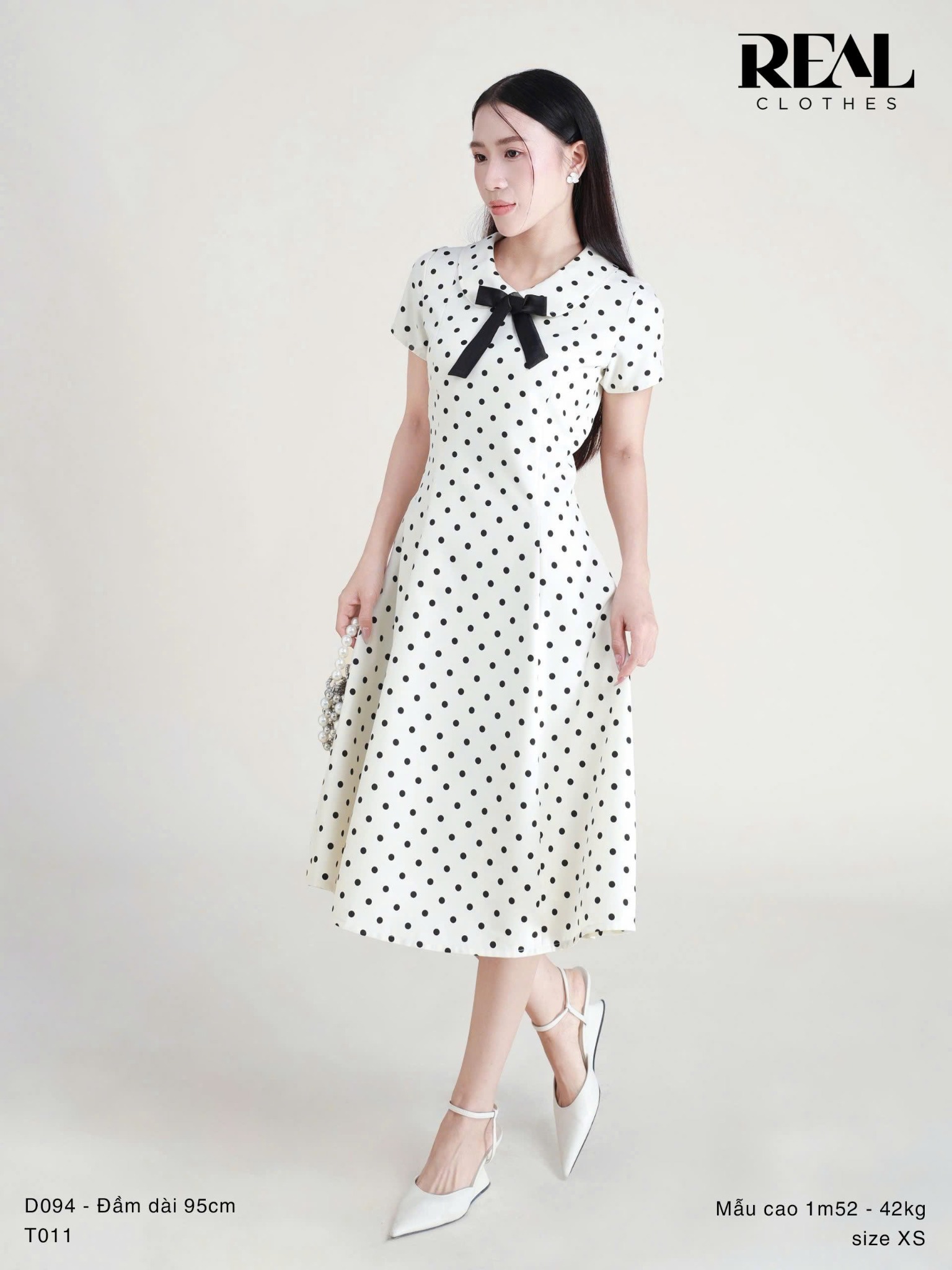 Đầm 8 mảnh cổ lá sen chấm bi