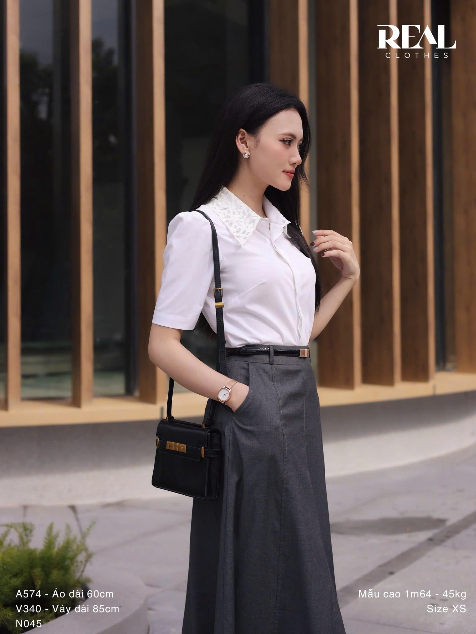 Sơ mi bamboo cổ ren trắng tinh - size S