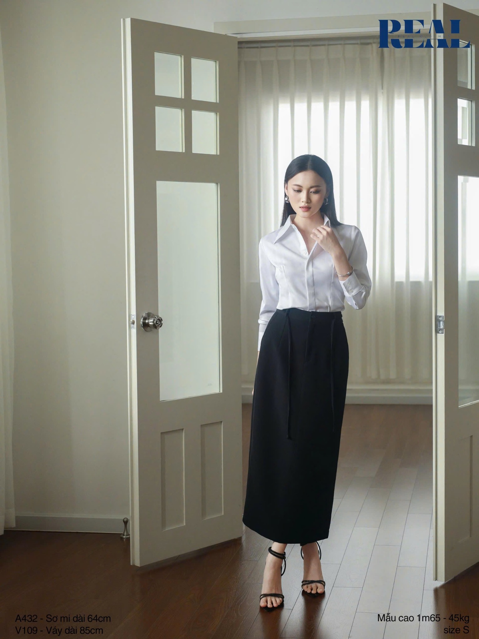 Sơ mi chít eo sọc tăm trắng