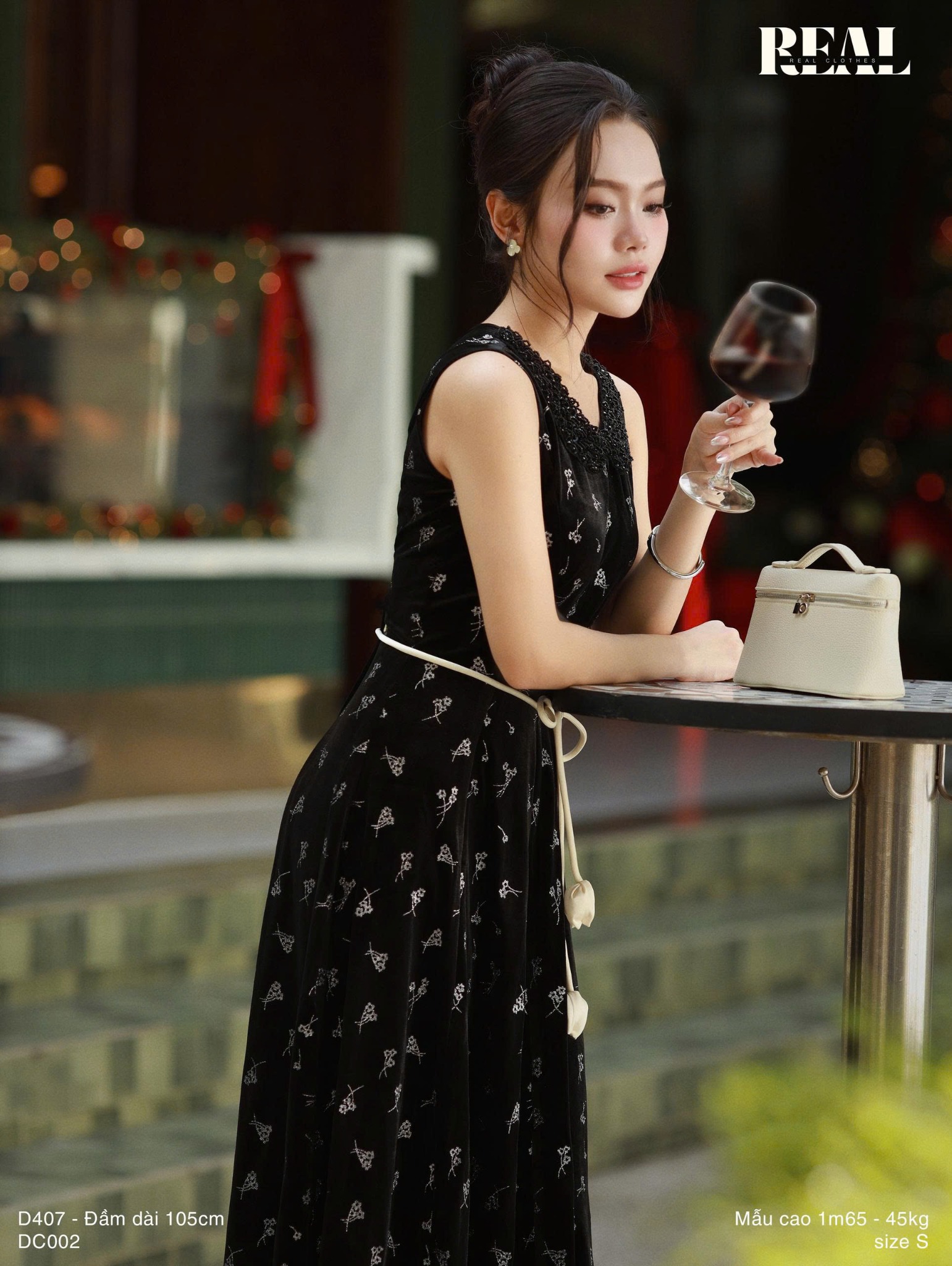 Đầm nhung cổ lá sen