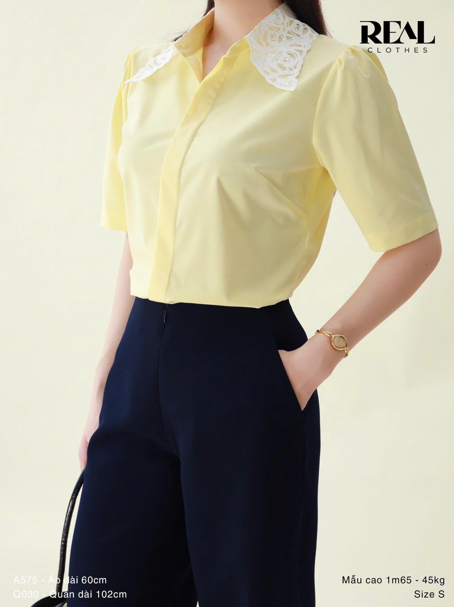 Sơ mi bamboo cổ ren vàng