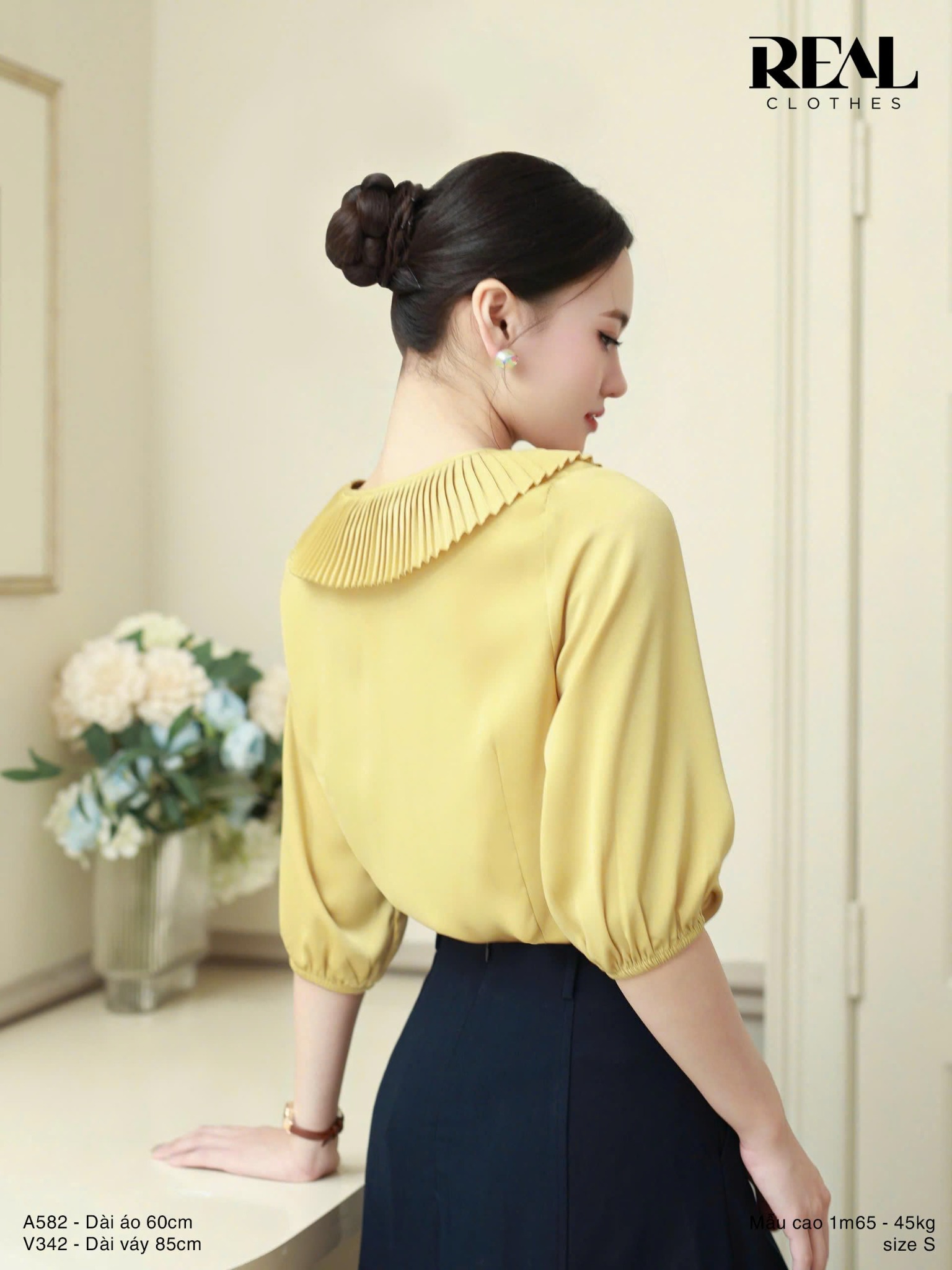 Áo cổ xếp vàng FINAL SALE - size XS