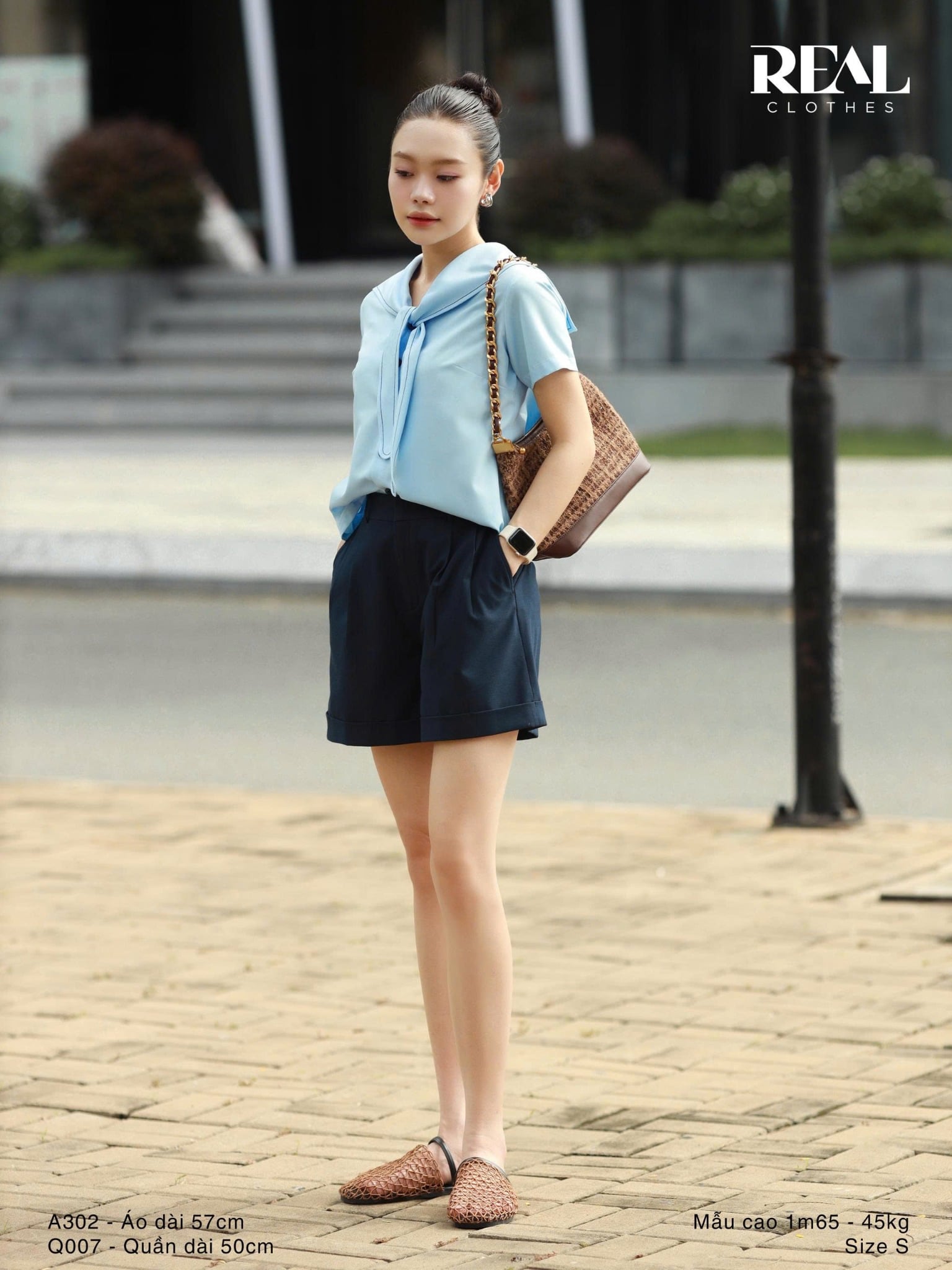 Quần short lật lai xanh đen