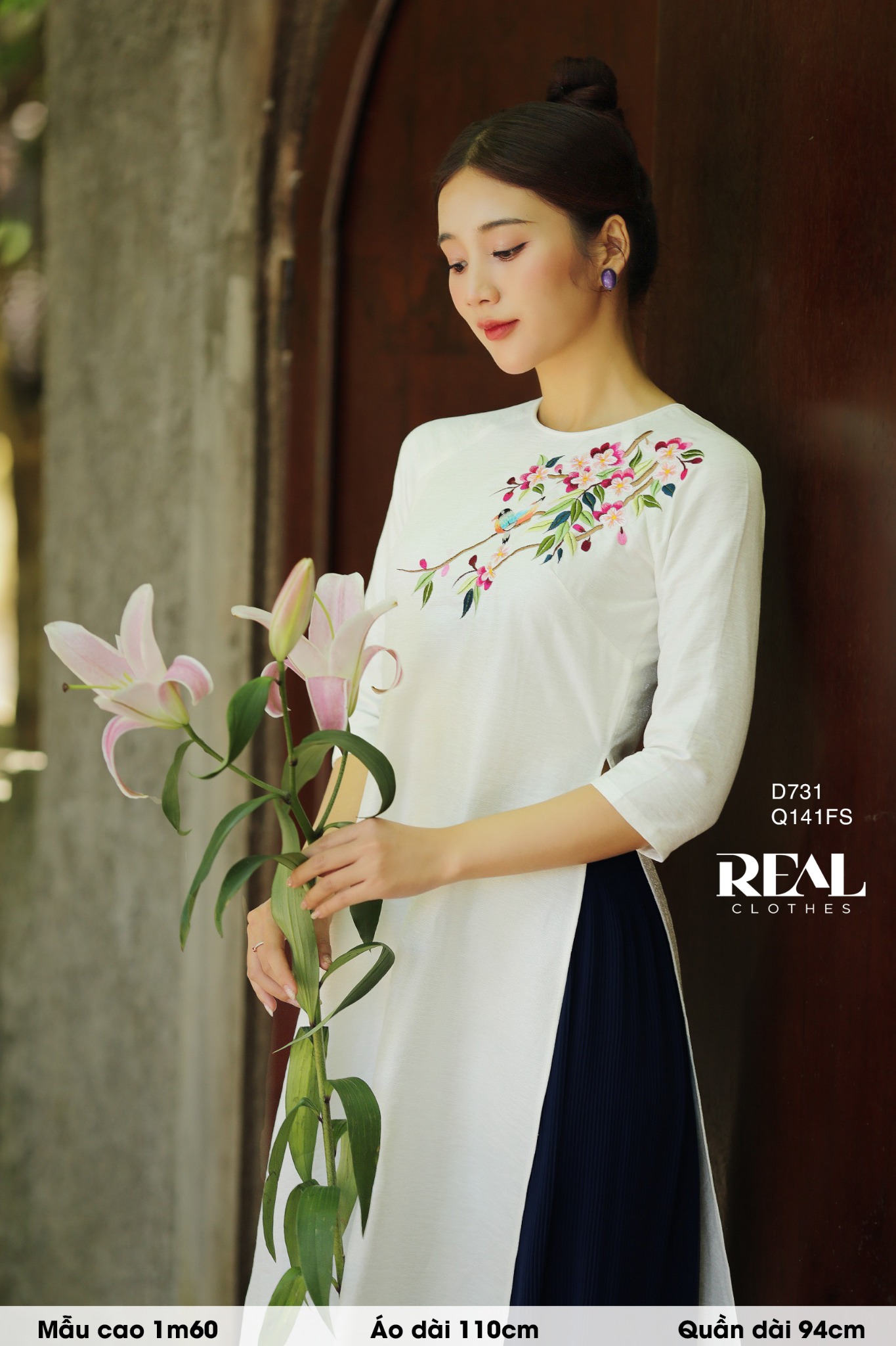 Áo dài cách tân thêu - size XS
