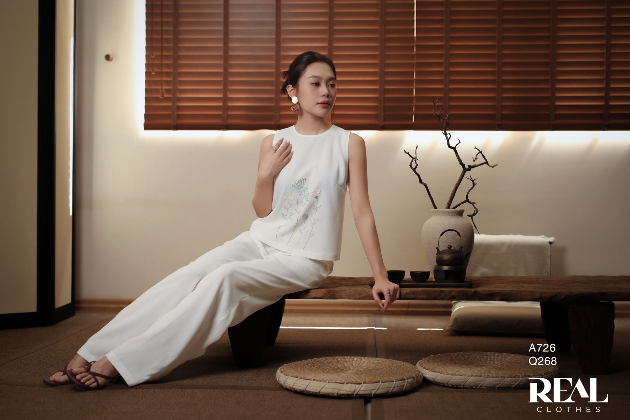 Áo linen thêu tay SALE
