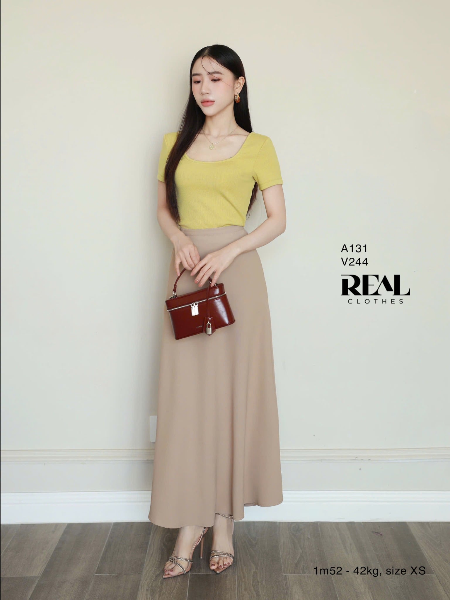 Áo cổ U SALE