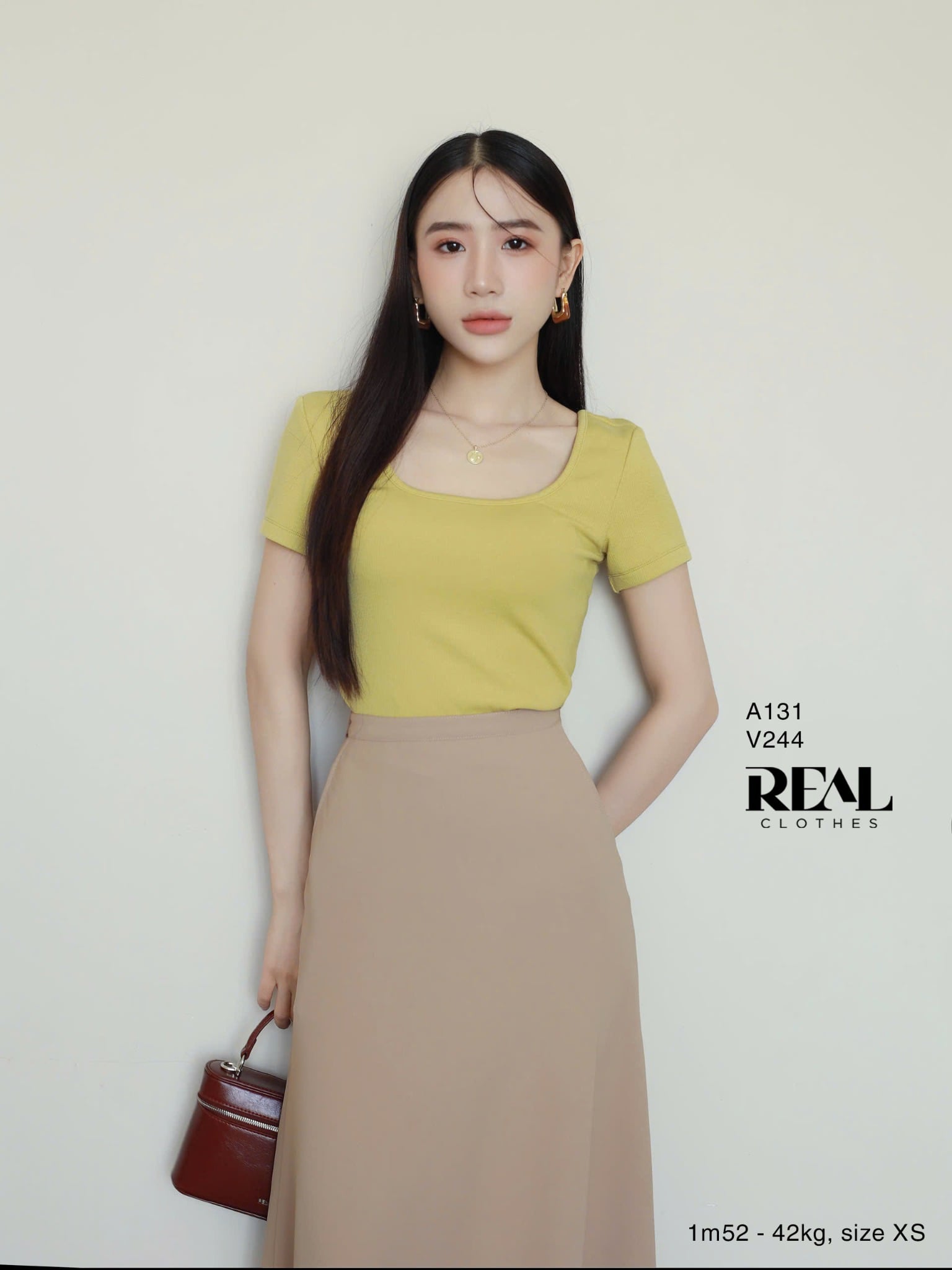 Áo cổ U SALE