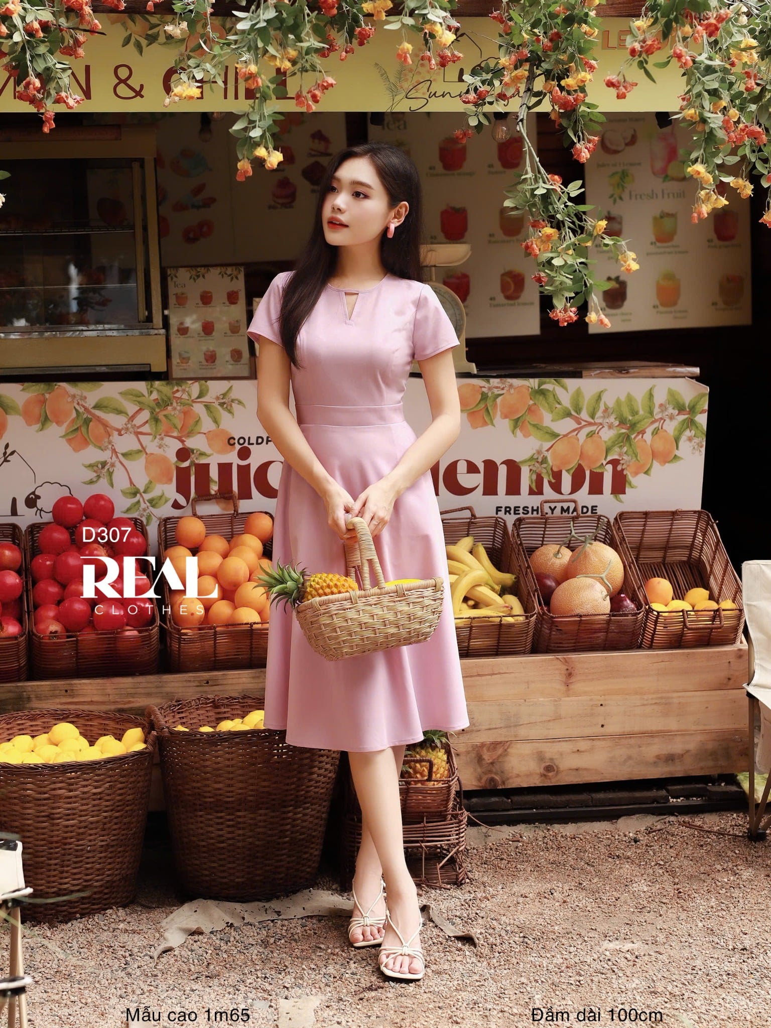 Đầm cổ tròn cách điệu