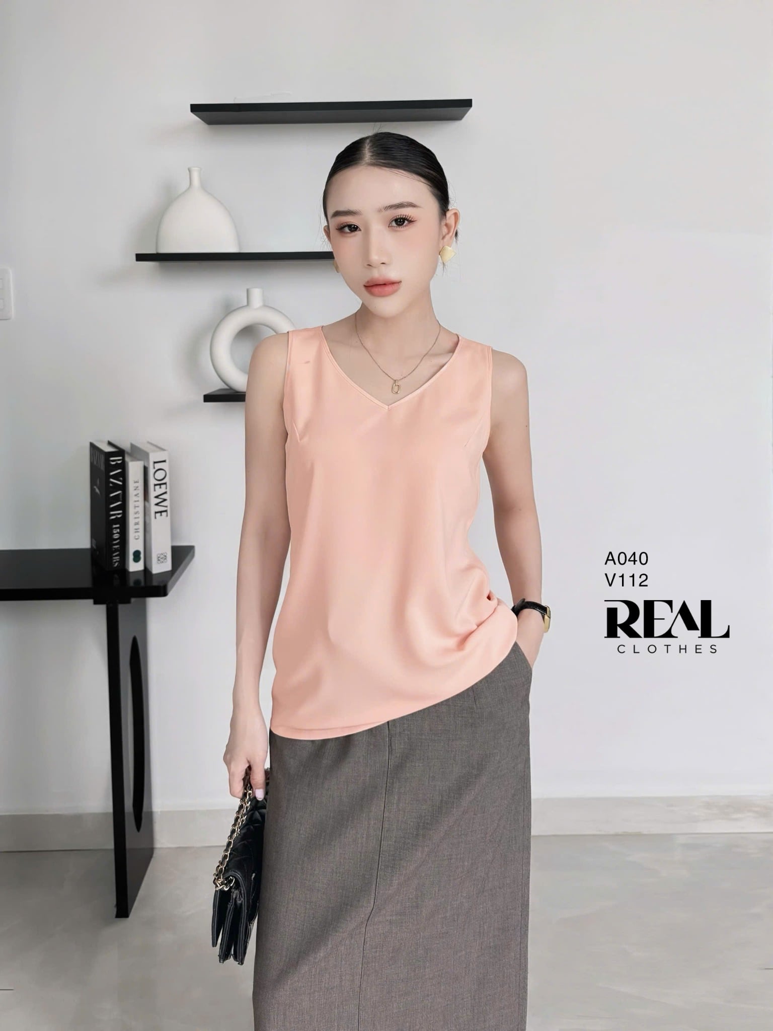 Áo cổ tim không tay