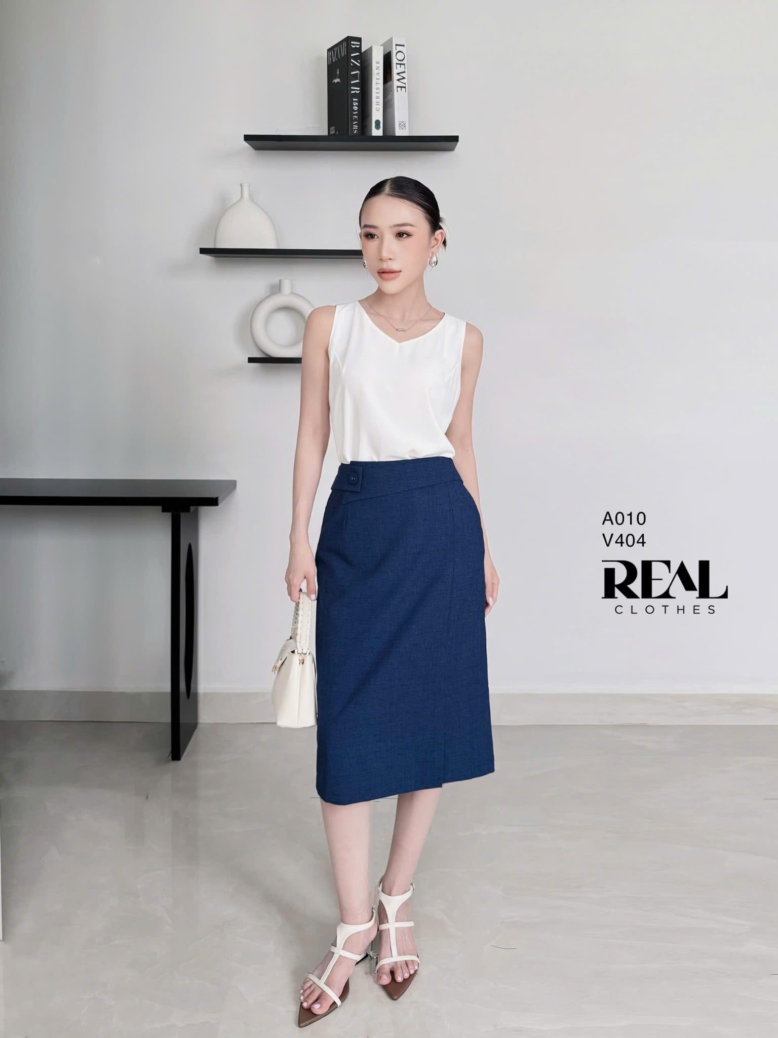 Áo cổ tim không tay