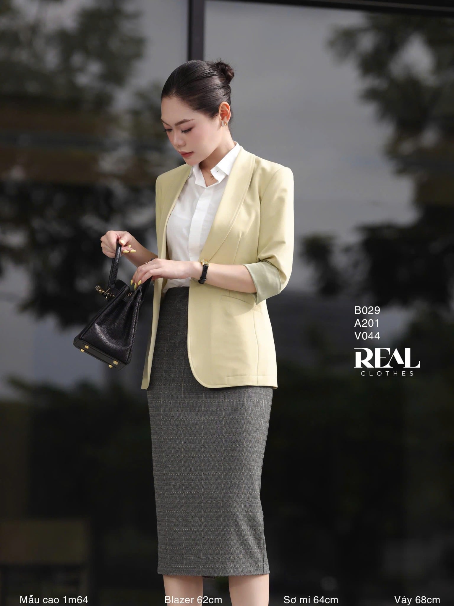  Blazer dài vàng satin 