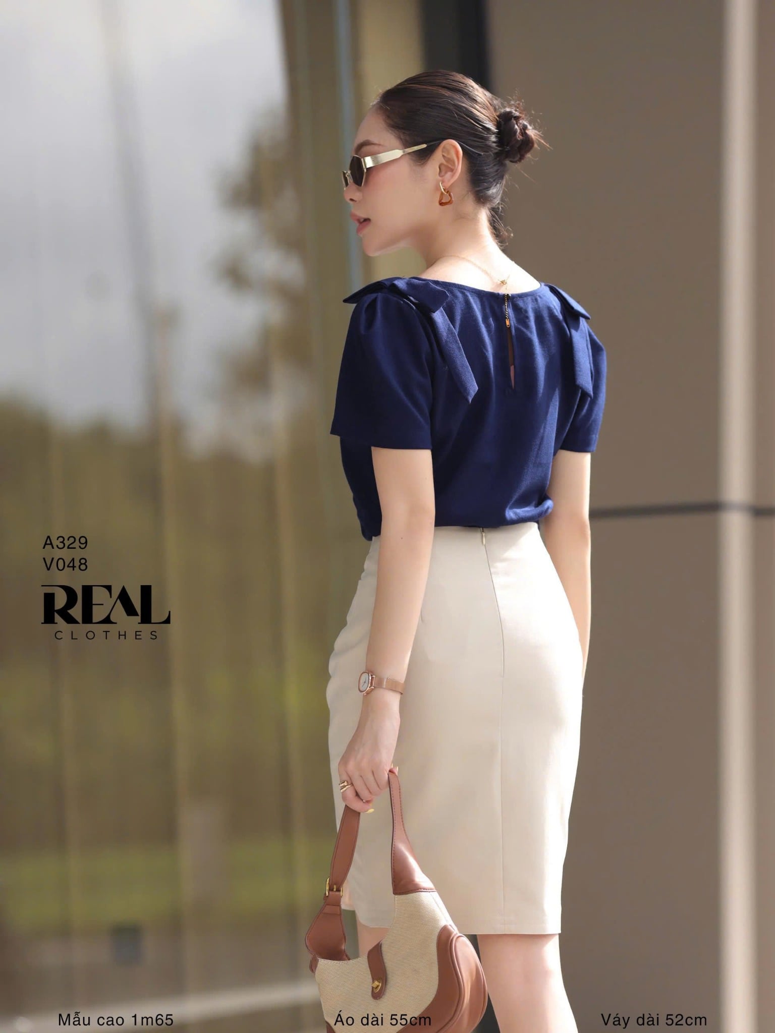 Bút chì túi xẻ hở kem SALE