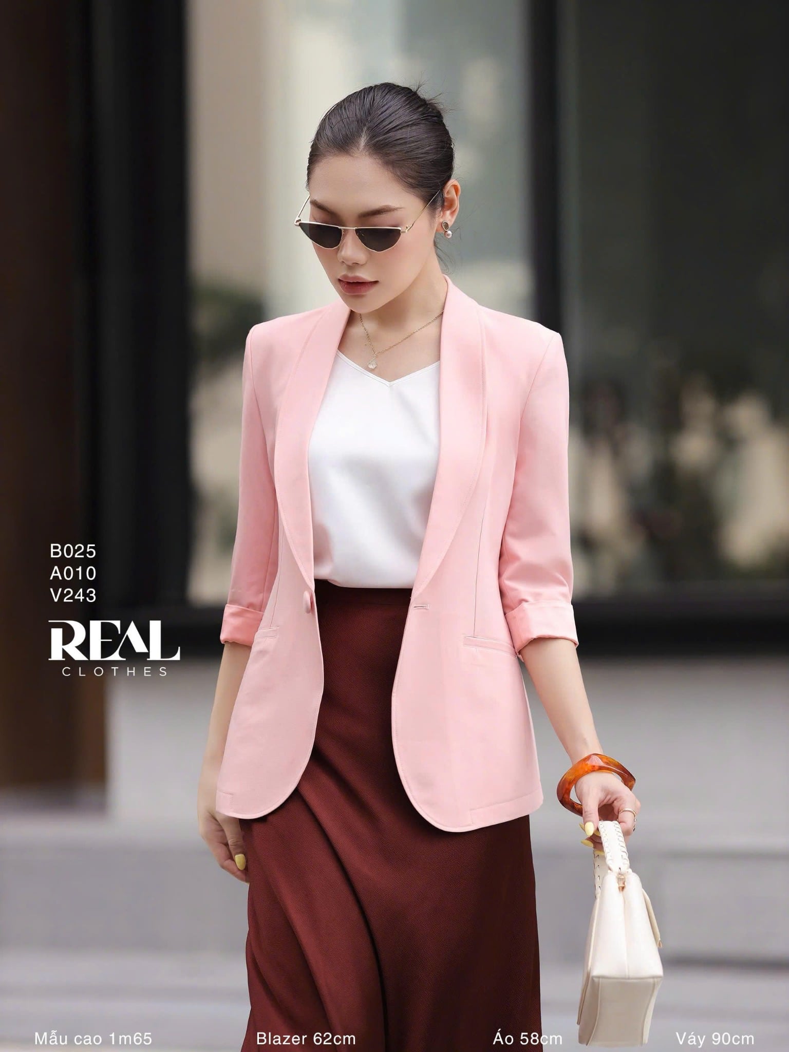  Blazer dài hồng satin 