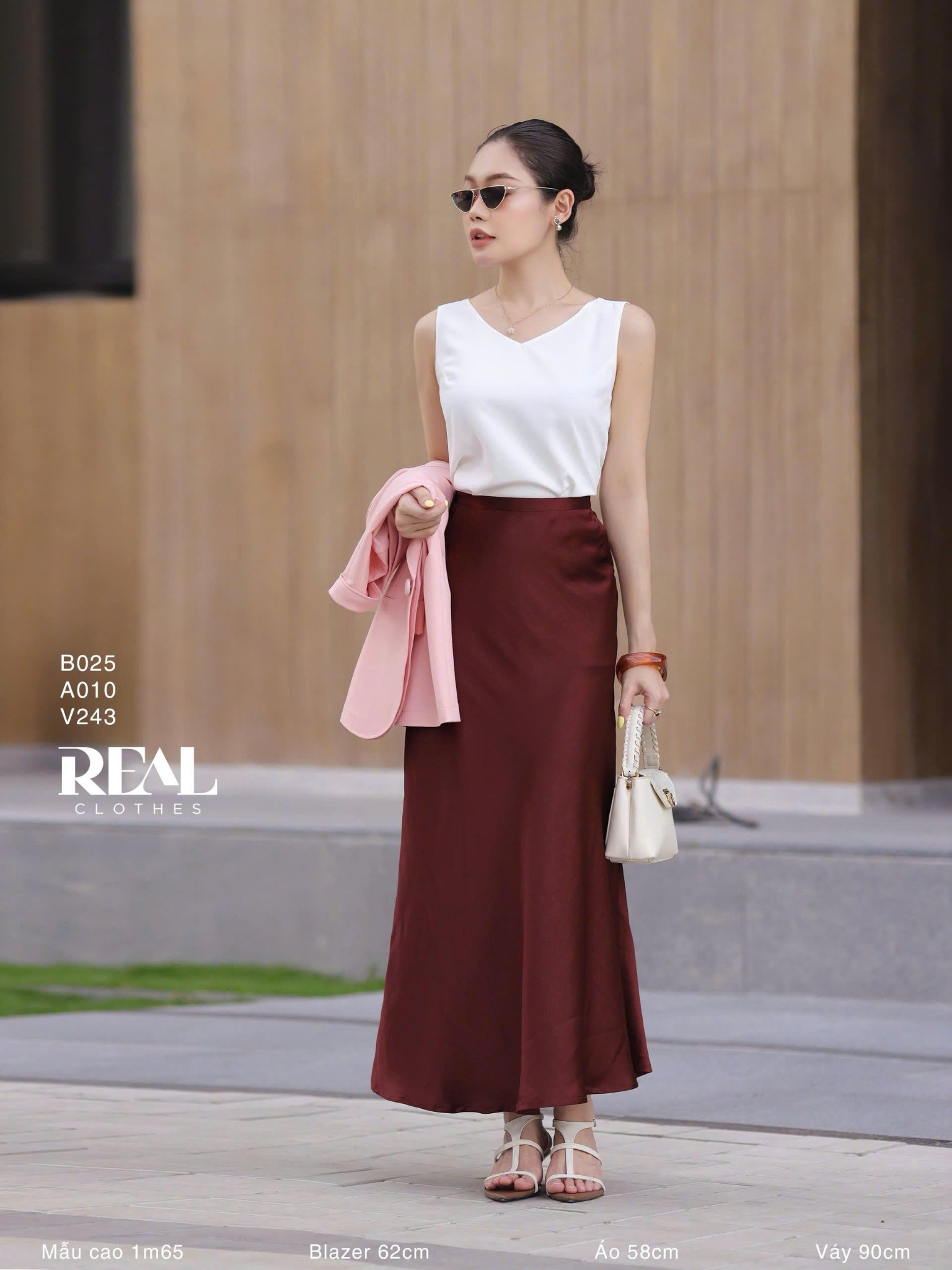 Áo cổ tim trắng không tay