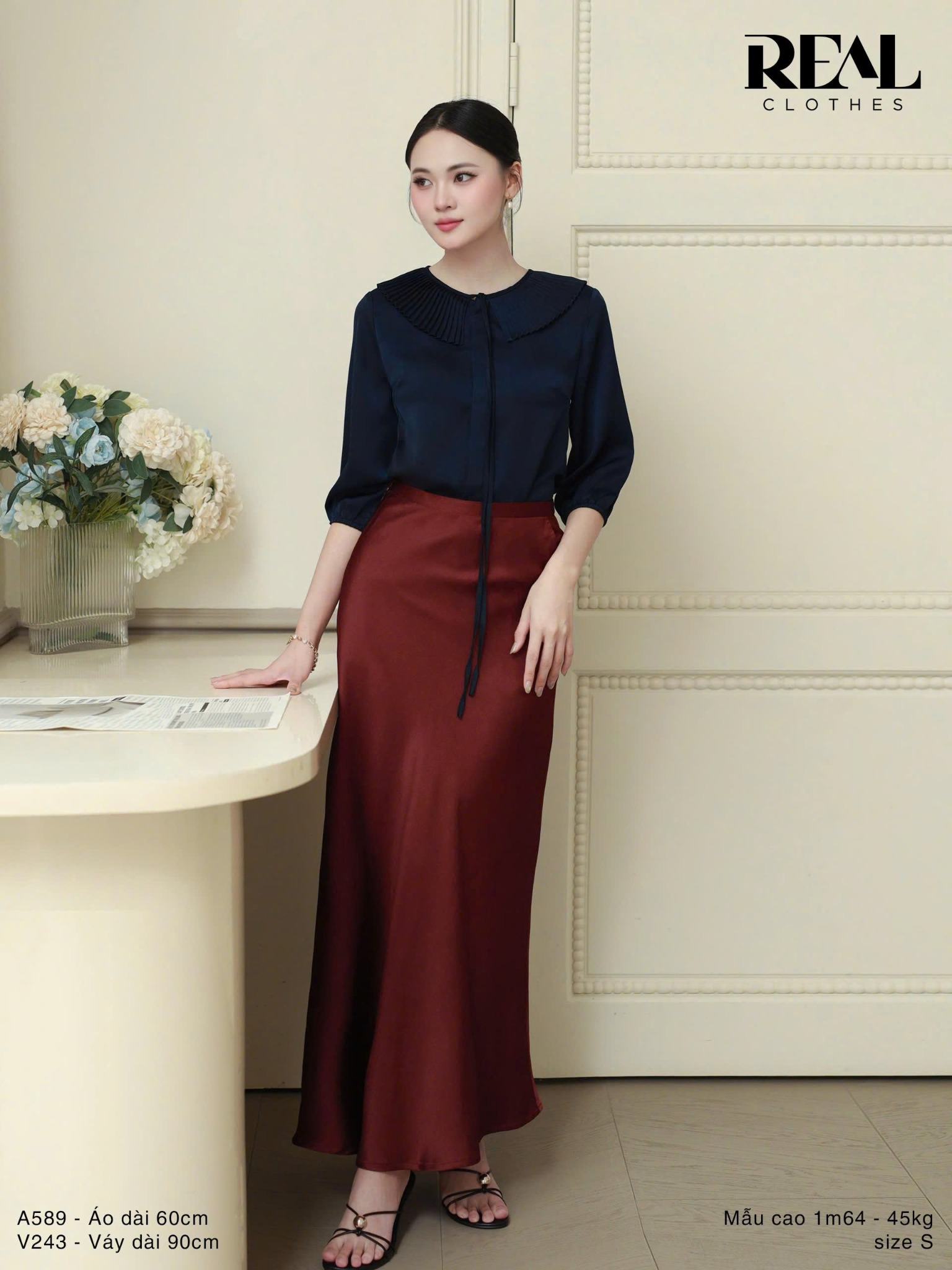 Váy lụa đỏ mận