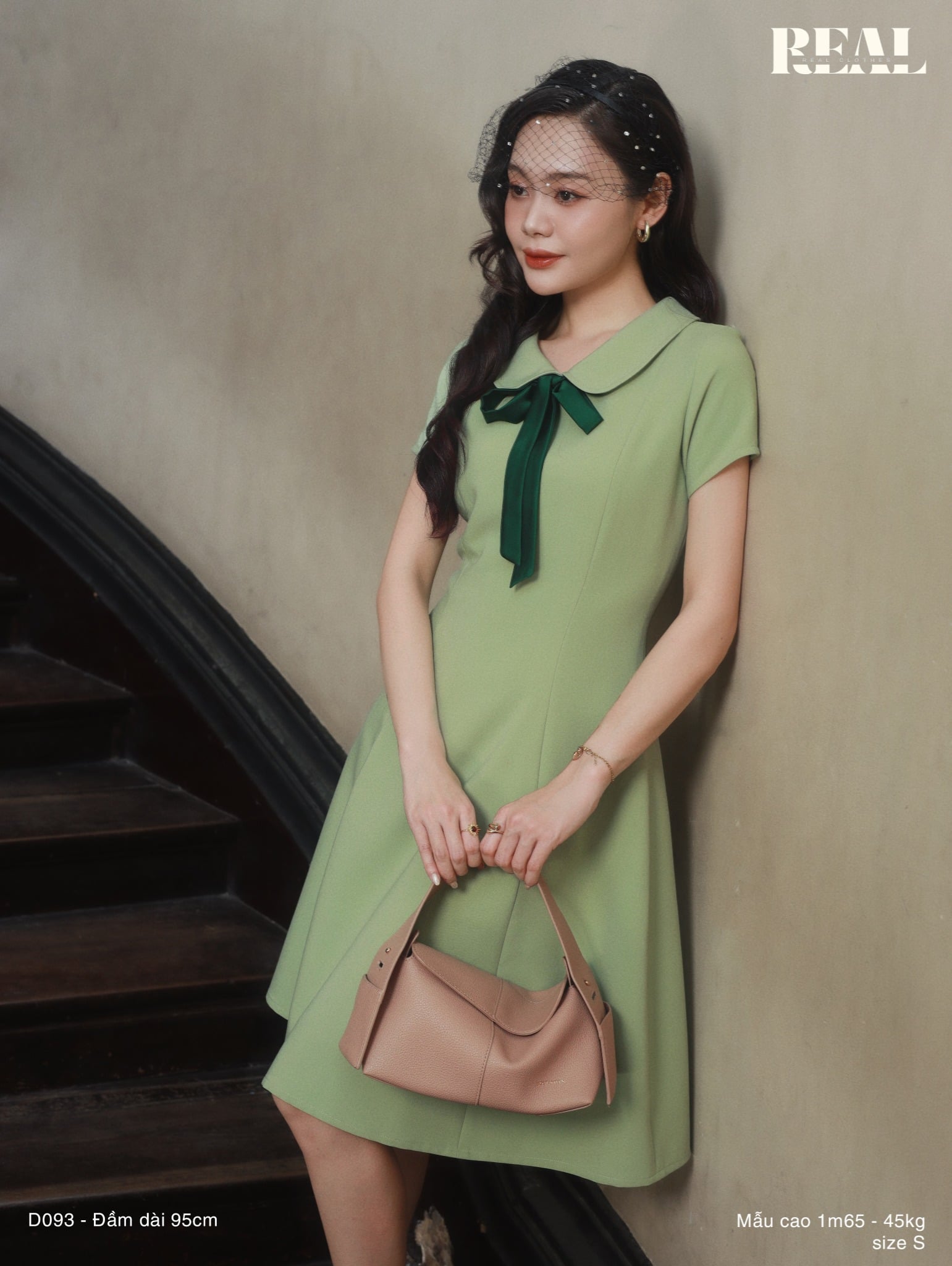 Đầm 8 mảnh cổ lá sen