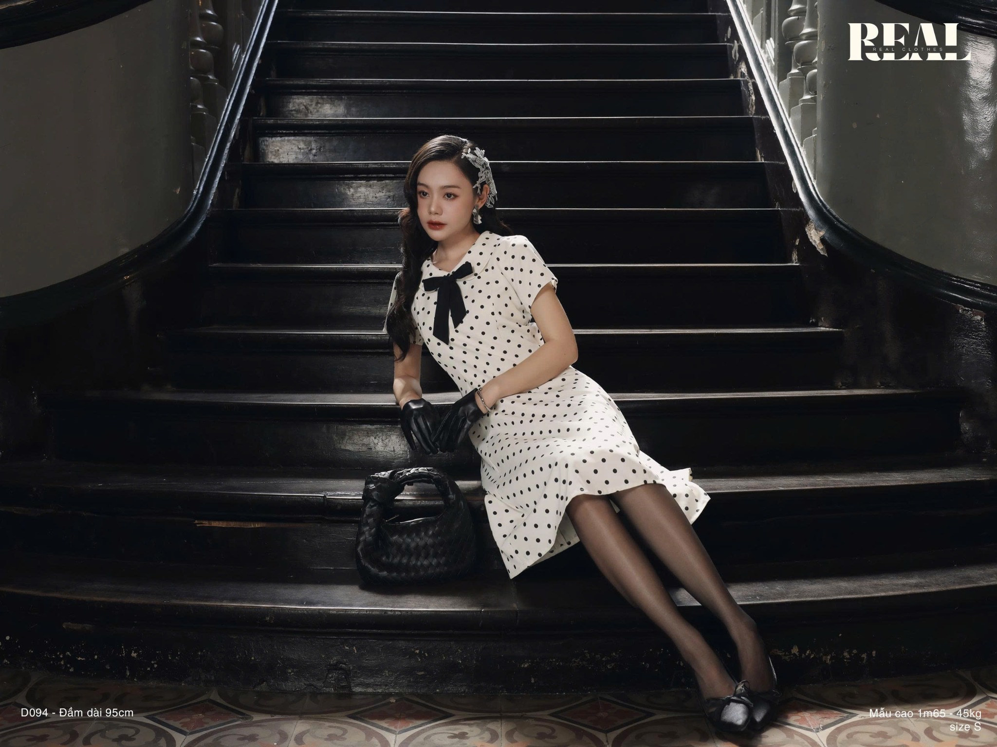 Đầm 8 mảnh cổ lá sen chấm bi