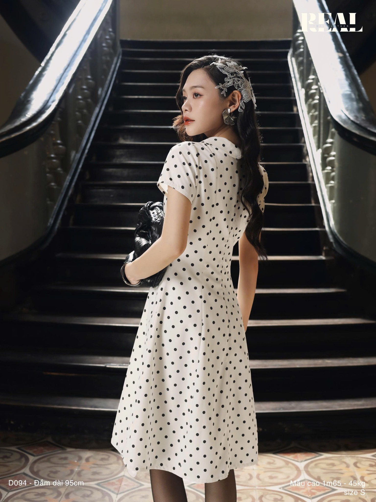 Đầm 8 mảnh cổ lá sen chấm bi