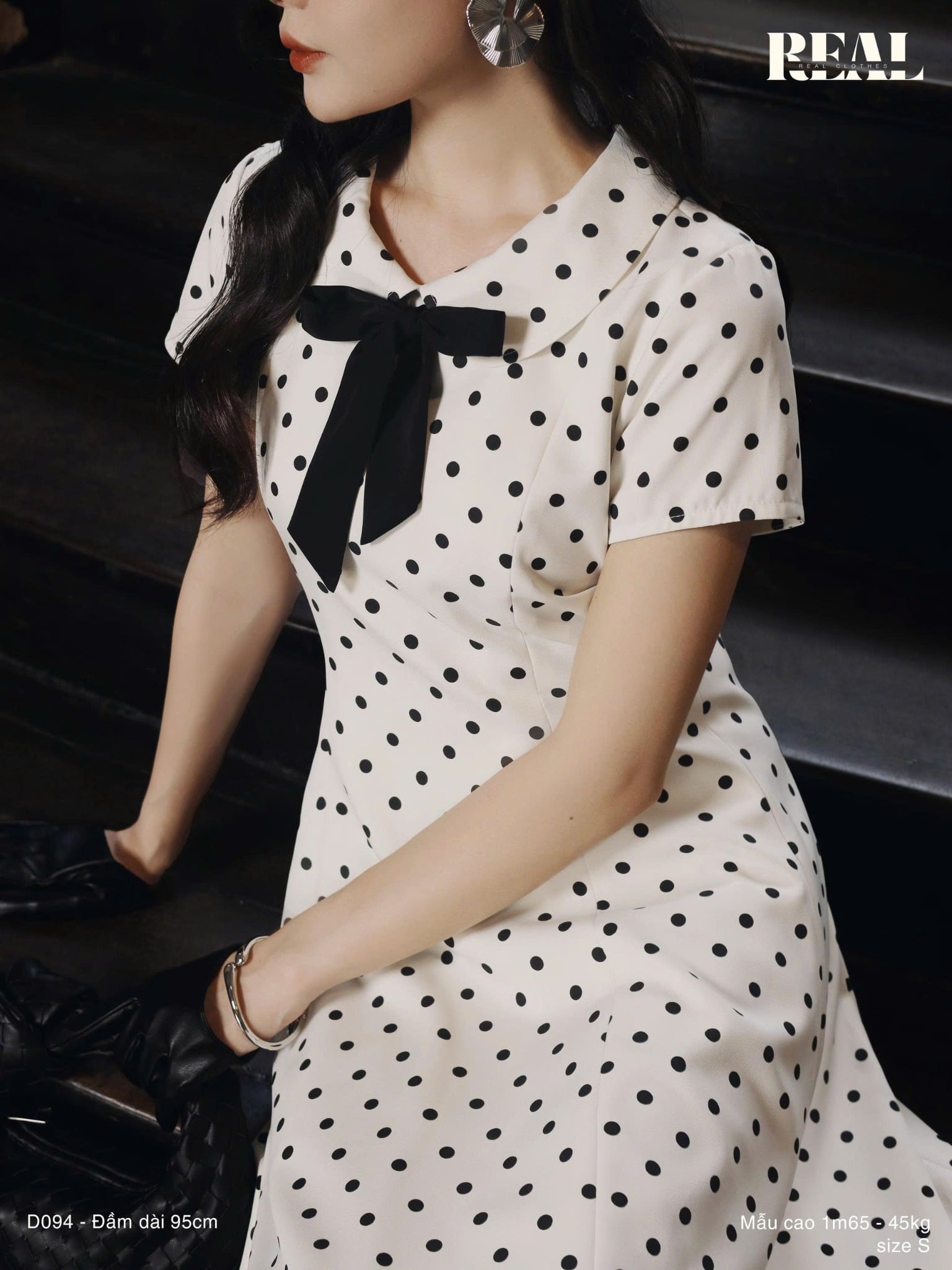 Đầm 8 mảnh cổ lá sen chấm bi