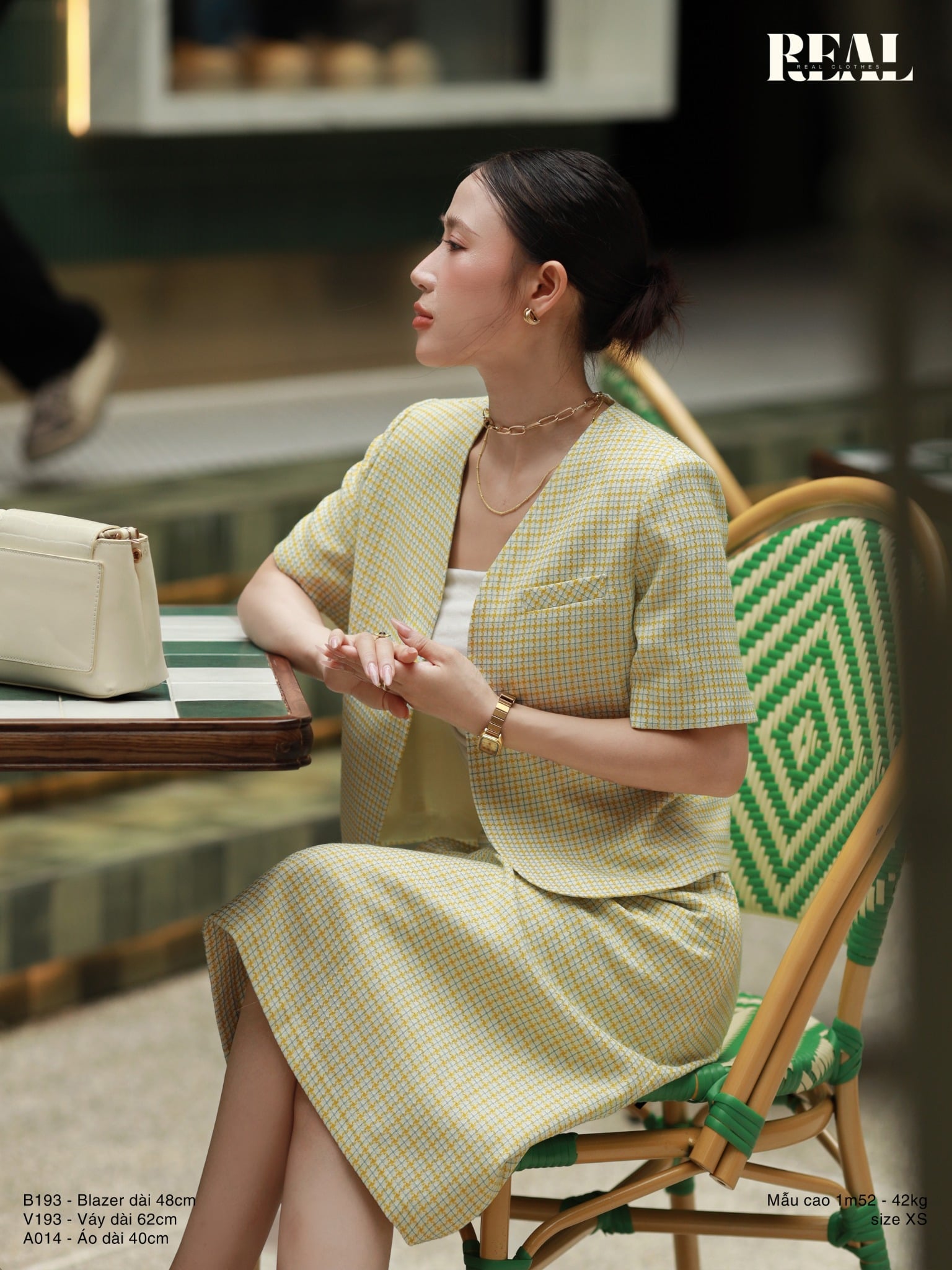 Vest Sunny họa tiết