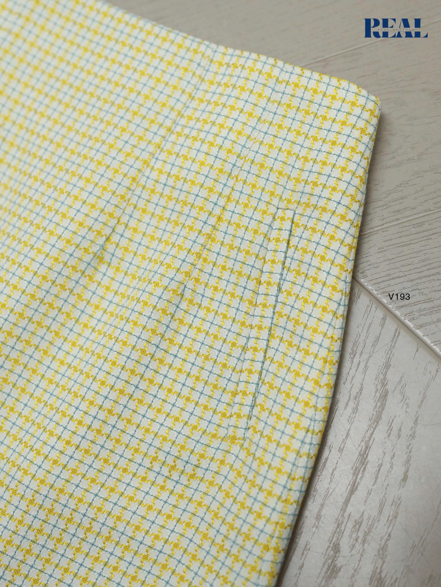 Váy Tokyo midi caro vàng