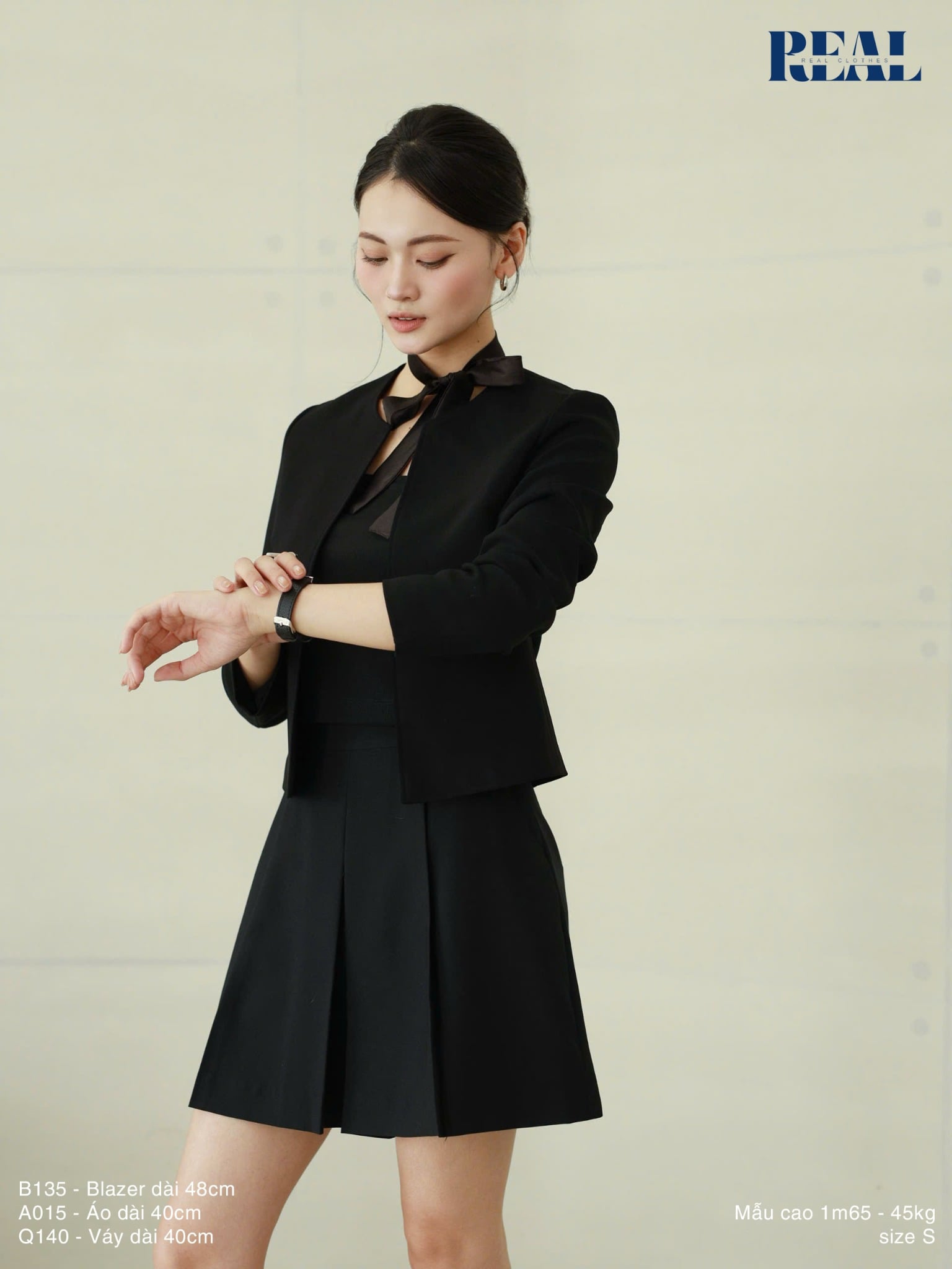 Blazer cổ tròn