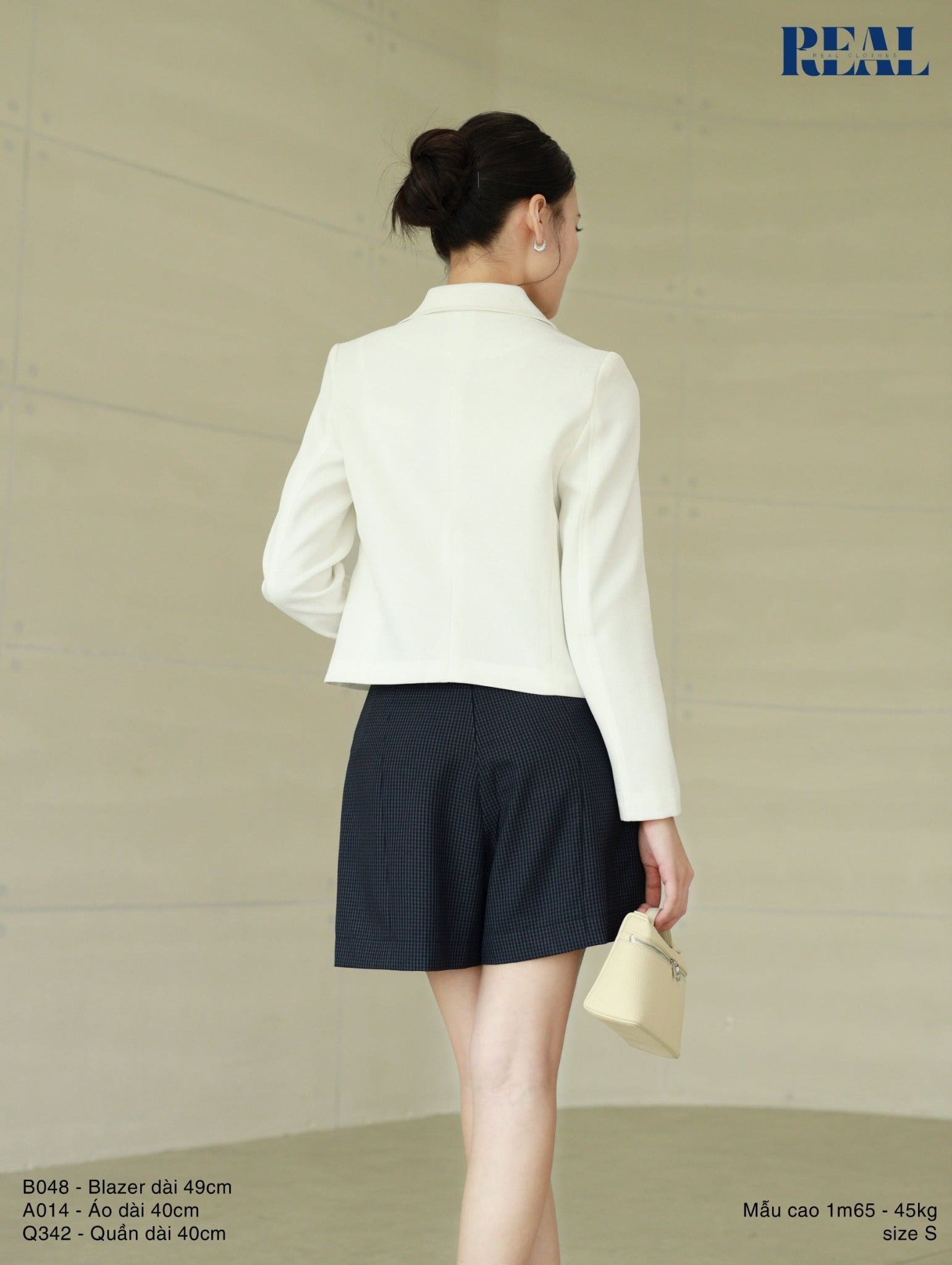 Blazer Cổ Lá Sen