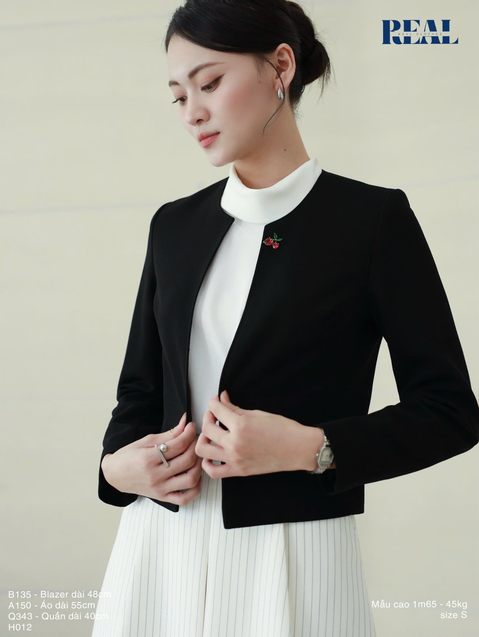 Blazer cổ tròn
