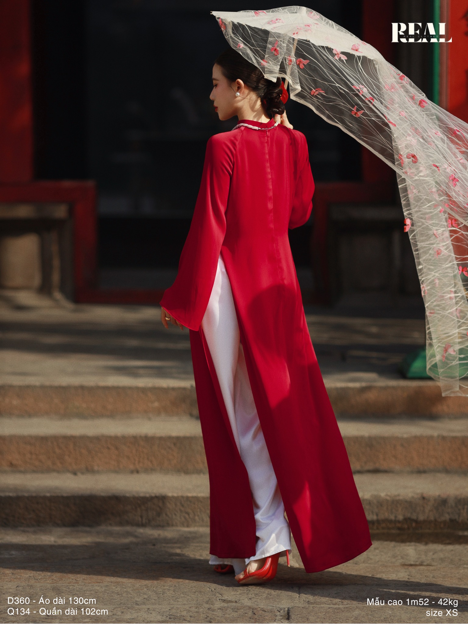 Áo dài cách tân Đoàn Viên