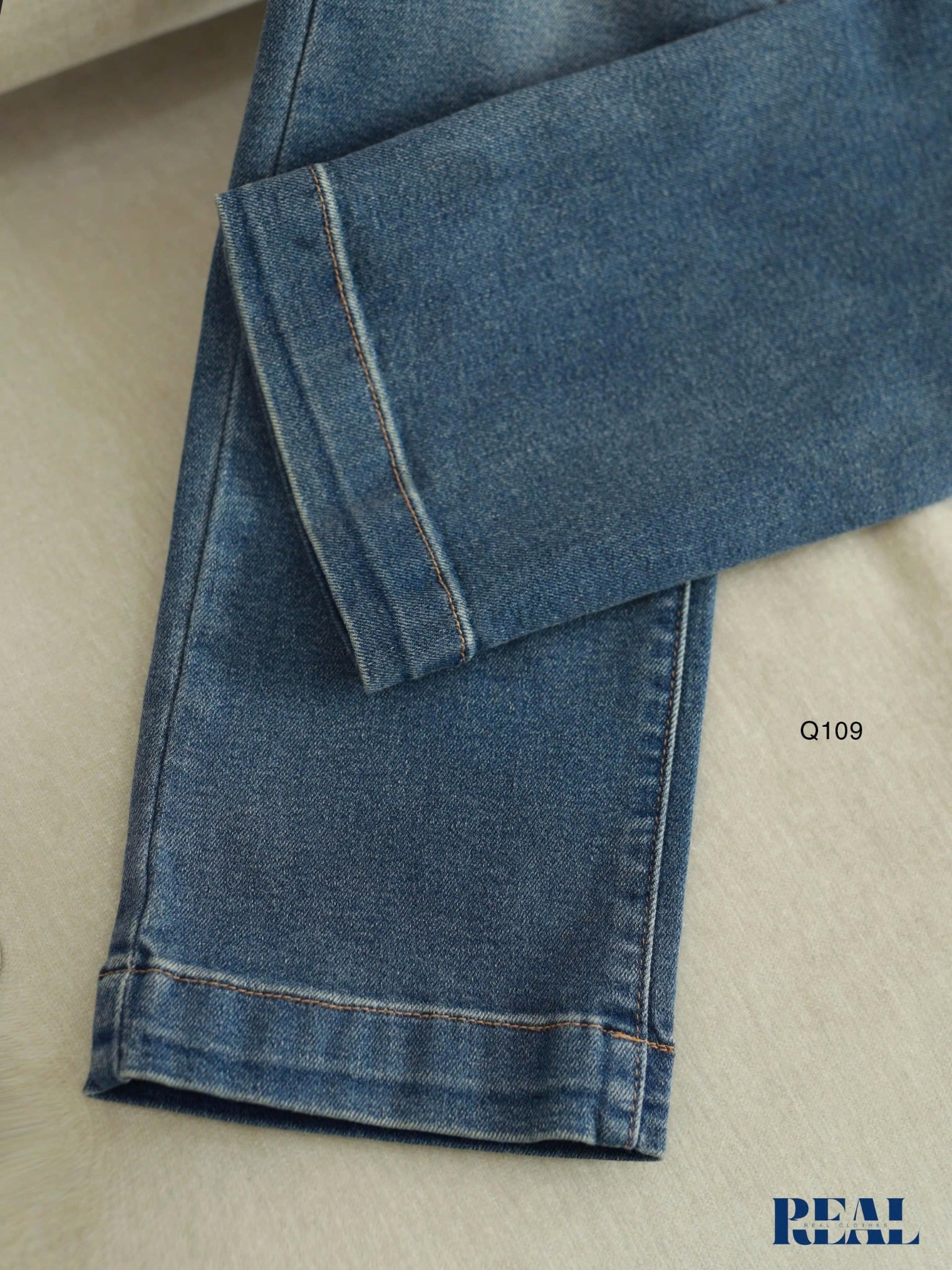 Quần Jeans basic xanh đậm