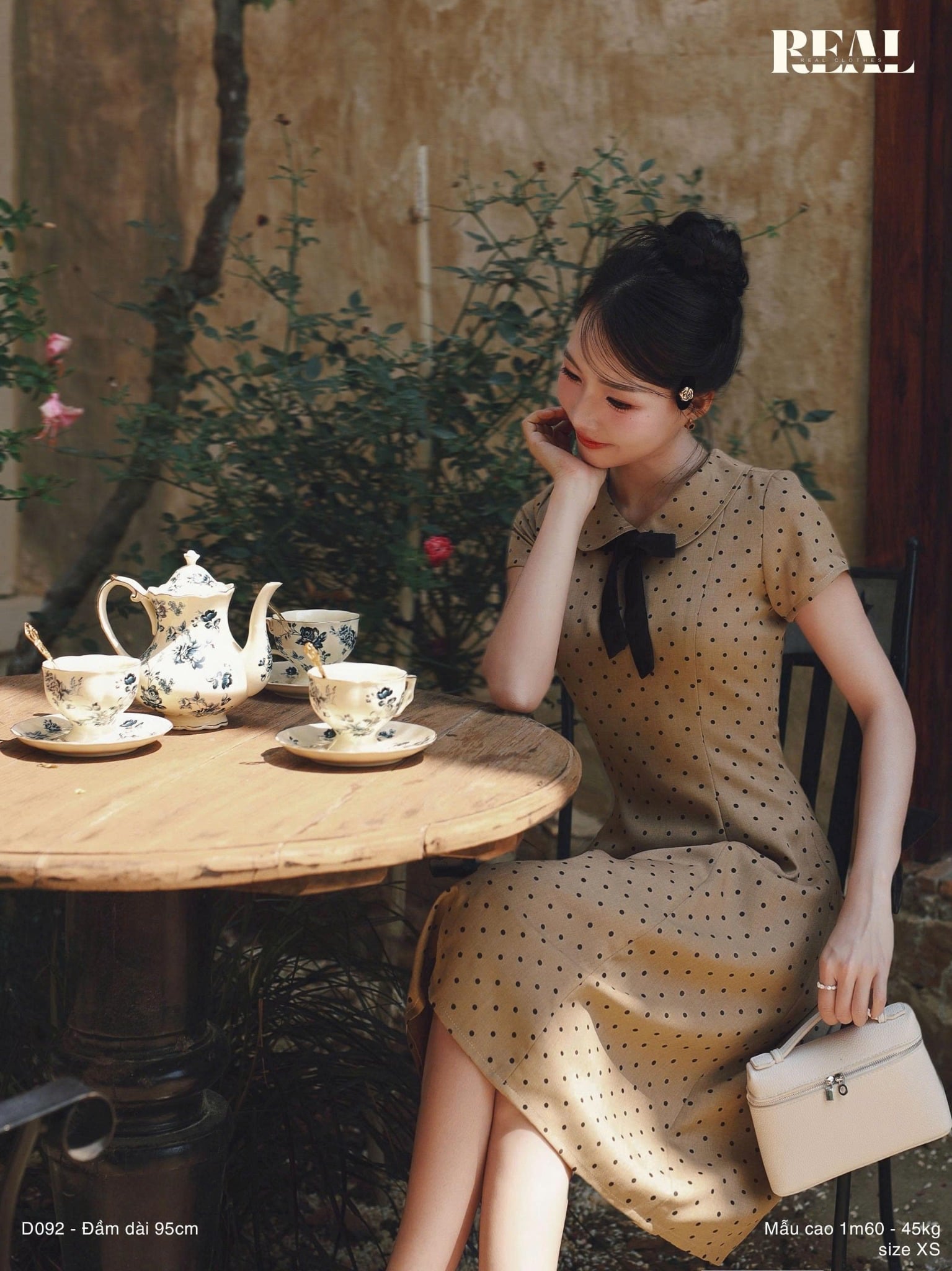 Đầm 8 mảnh cổ lá sen