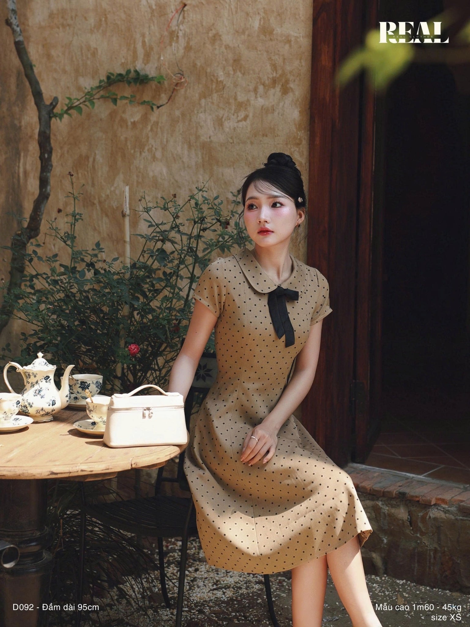 Đầm 8 mảnh cổ lá sen