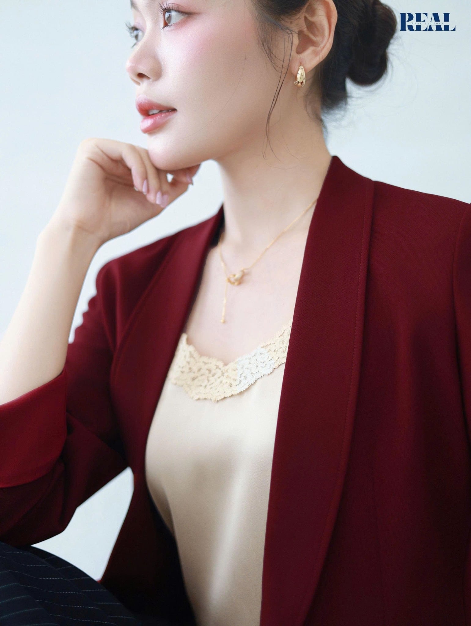 Áo hai dây lụa nude