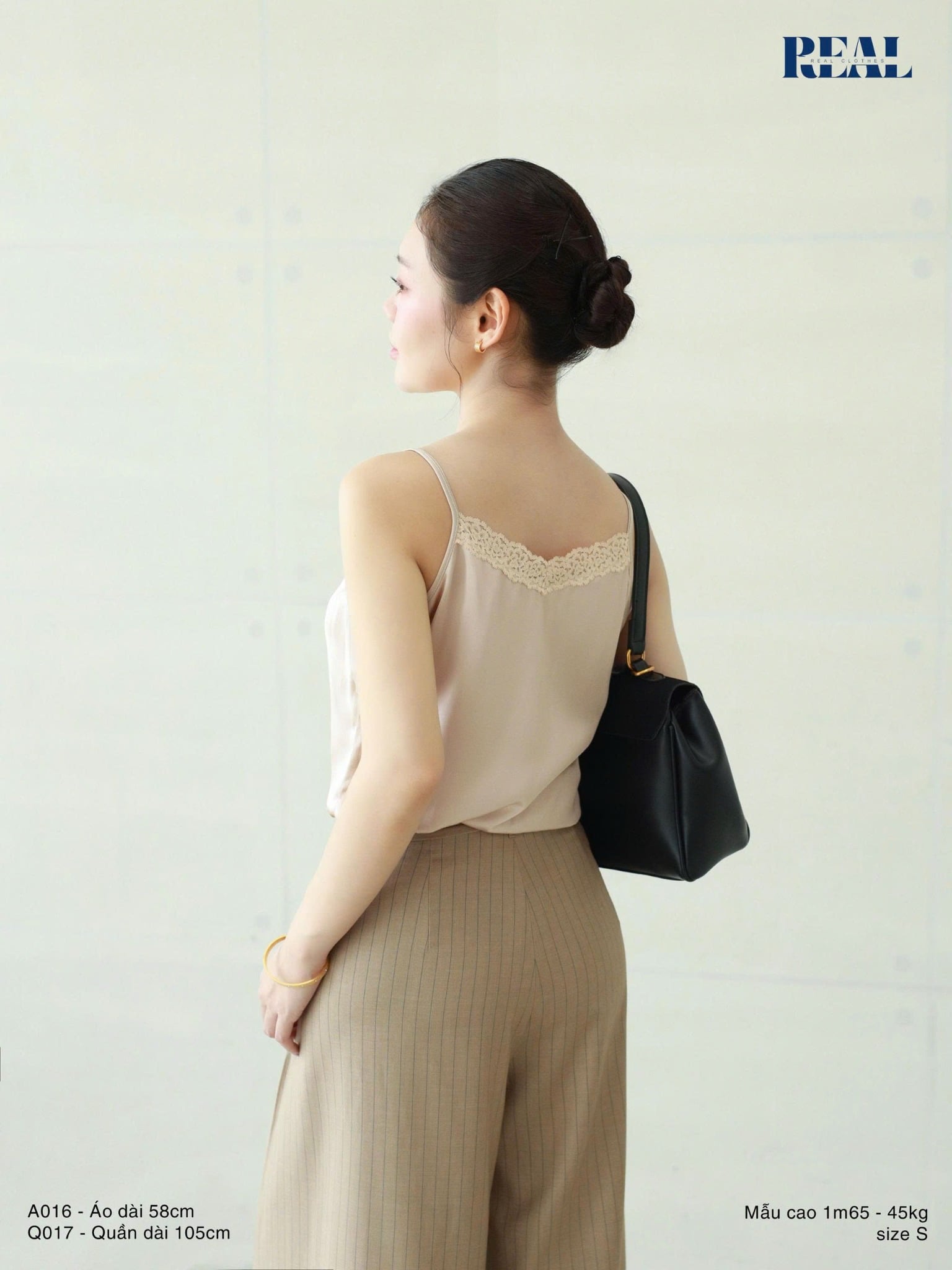 Áo hai dây lụa nude