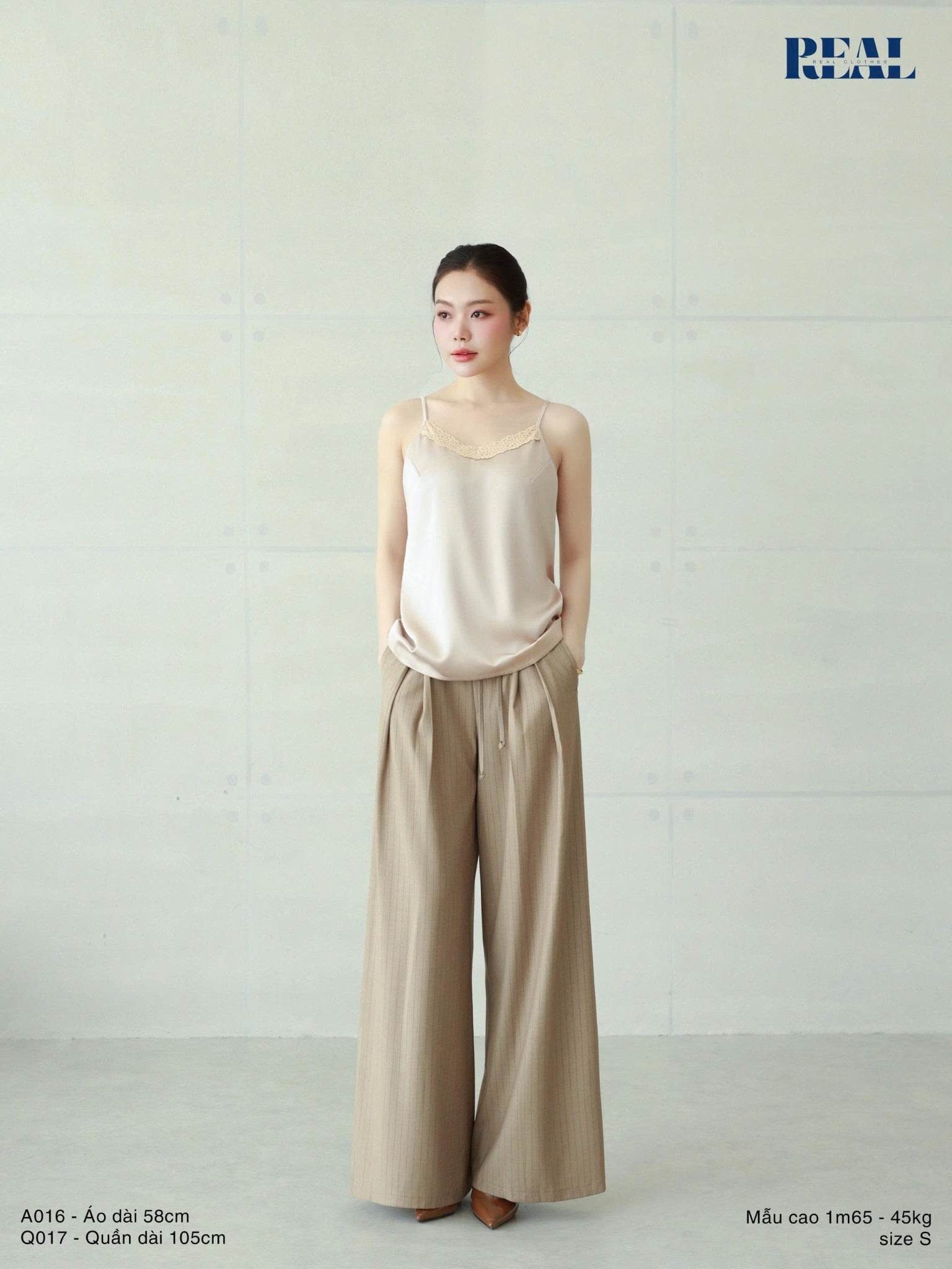 Áo hai dây lụa nude