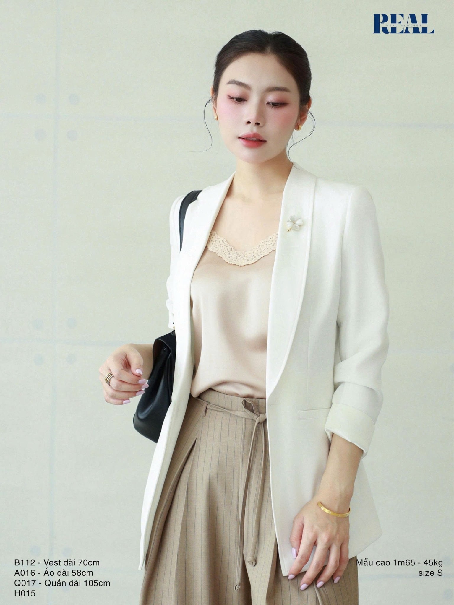 Áo hai dây lụa nude