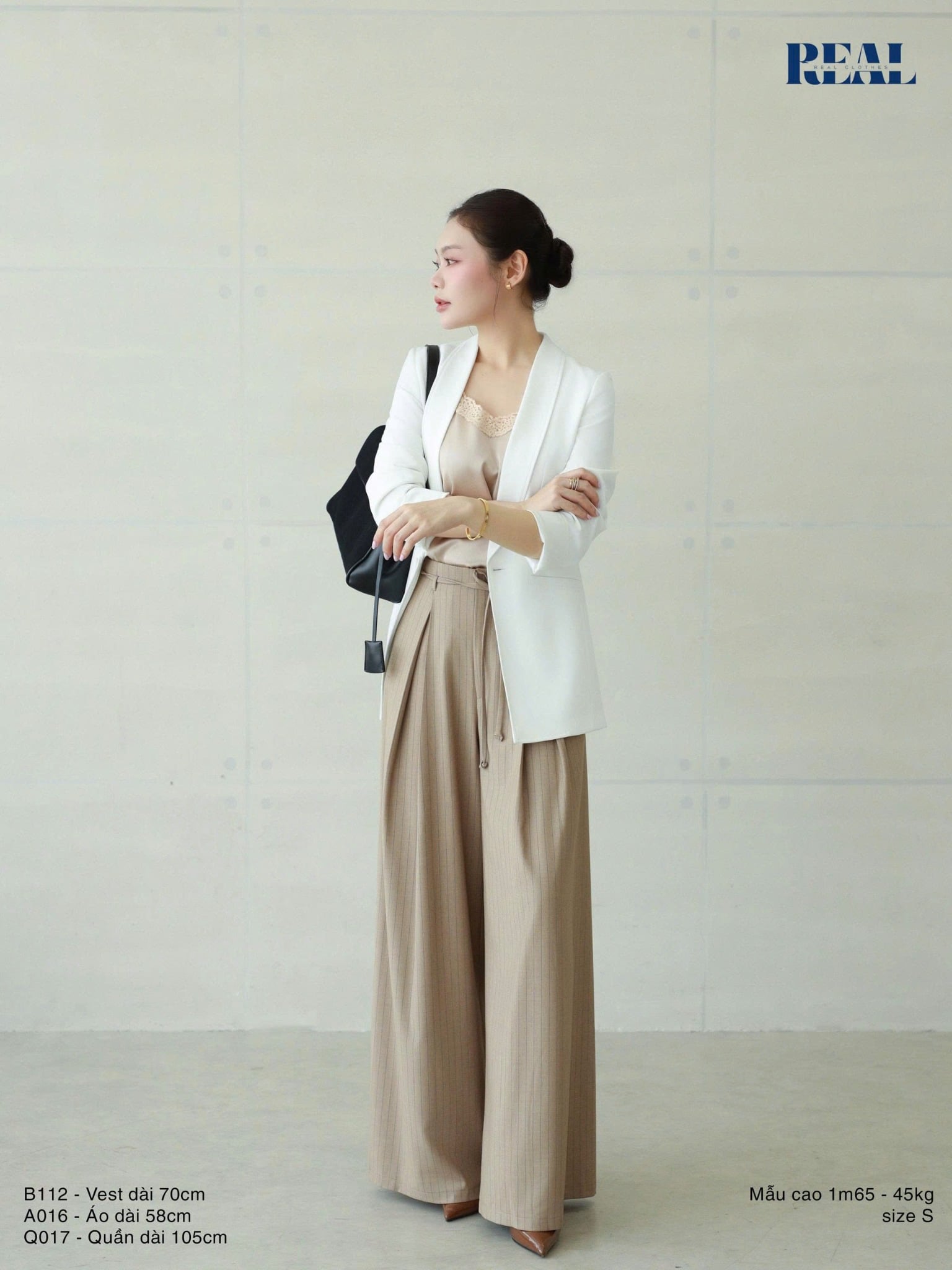 Áo hai dây lụa nude