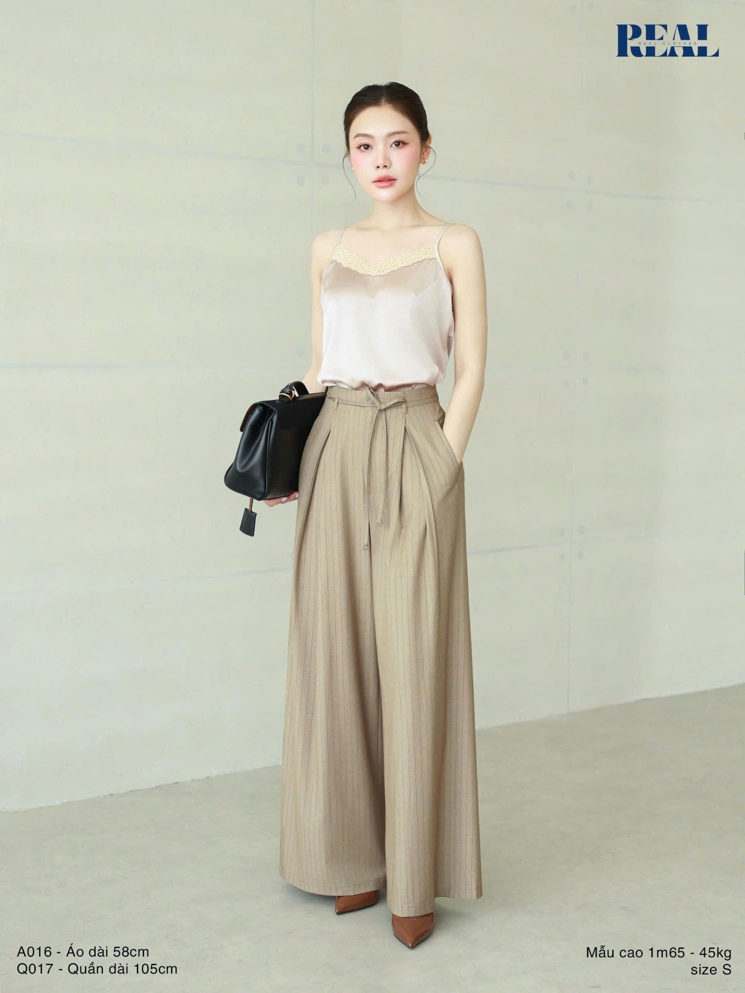  Áo hai dây lụa nude 