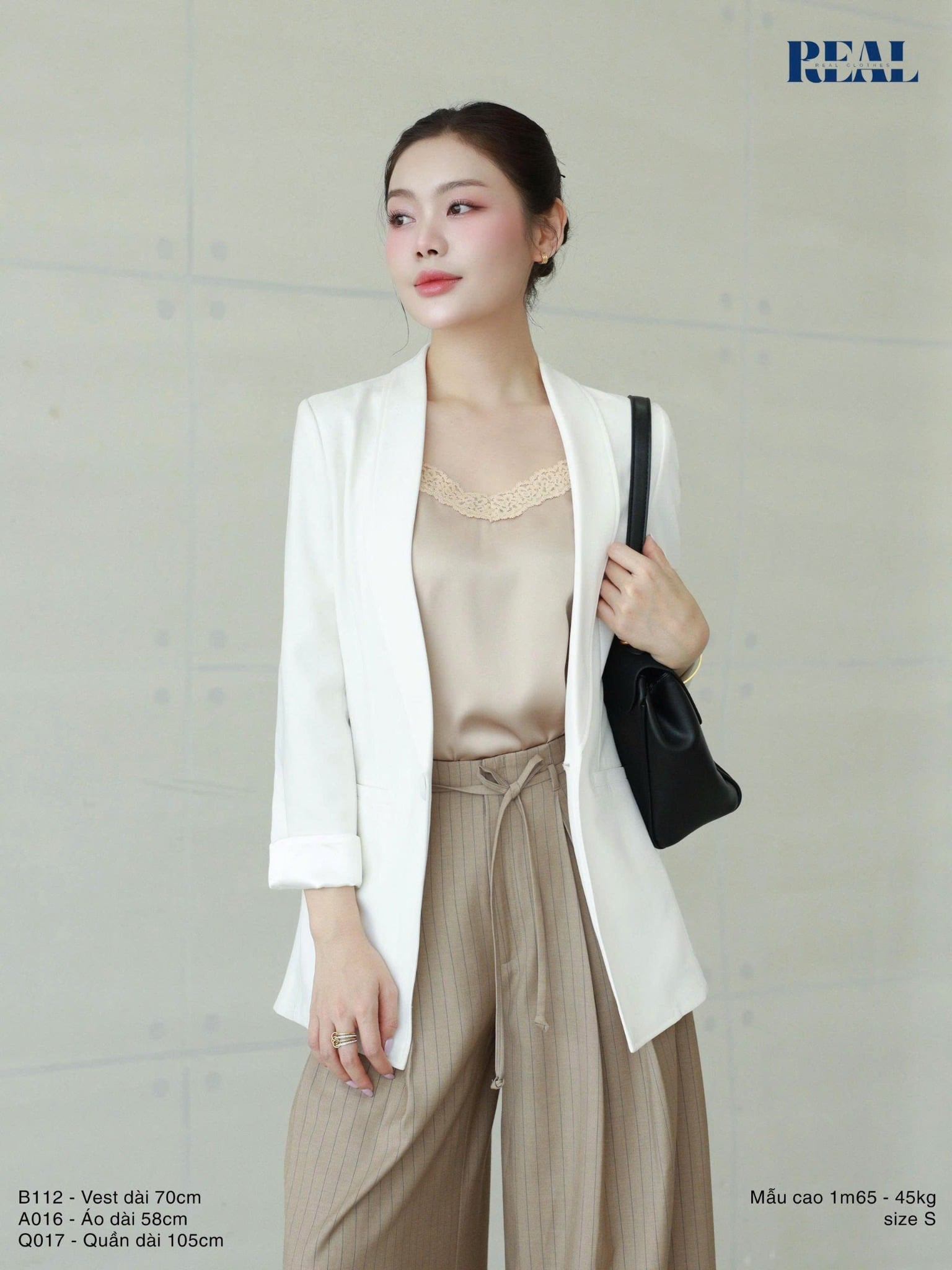 Áo hai dây lụa nude