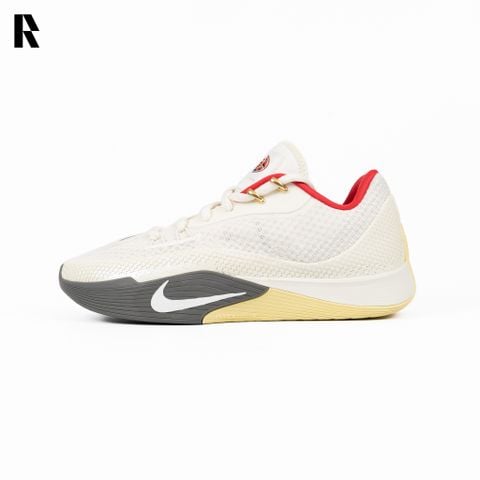 NIKE S.T. FLARE
