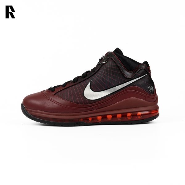 NIKE LEBRON 7 